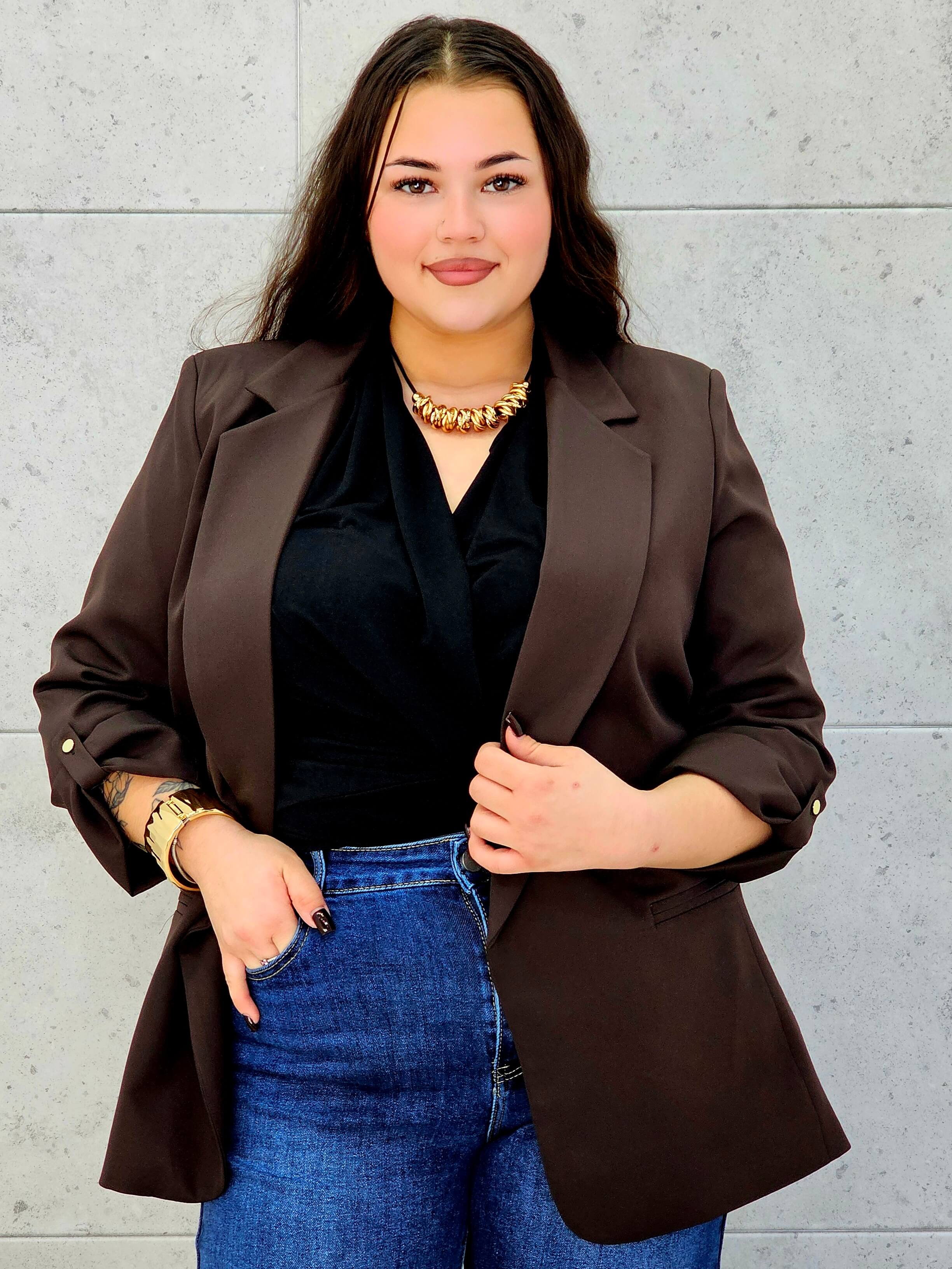 Marynarka czekoladowa w przodzie