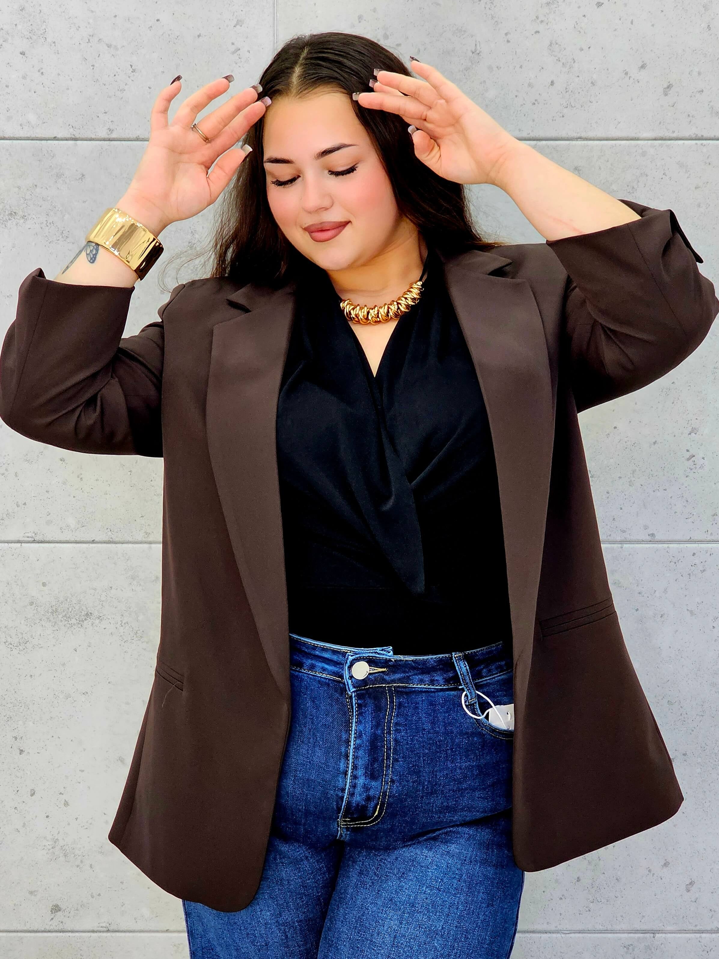 Marynarka czekoladowa na przodzie