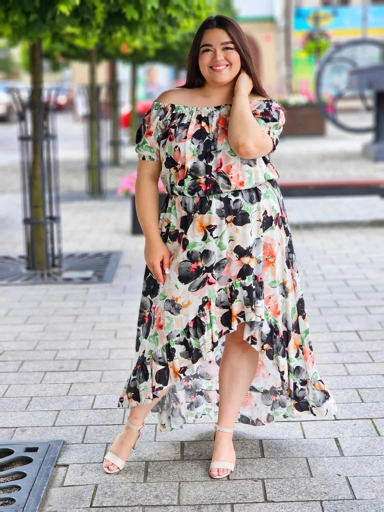 Asymetryczna sukienka hiszpanka z kwiatowym printem Stylowa XL