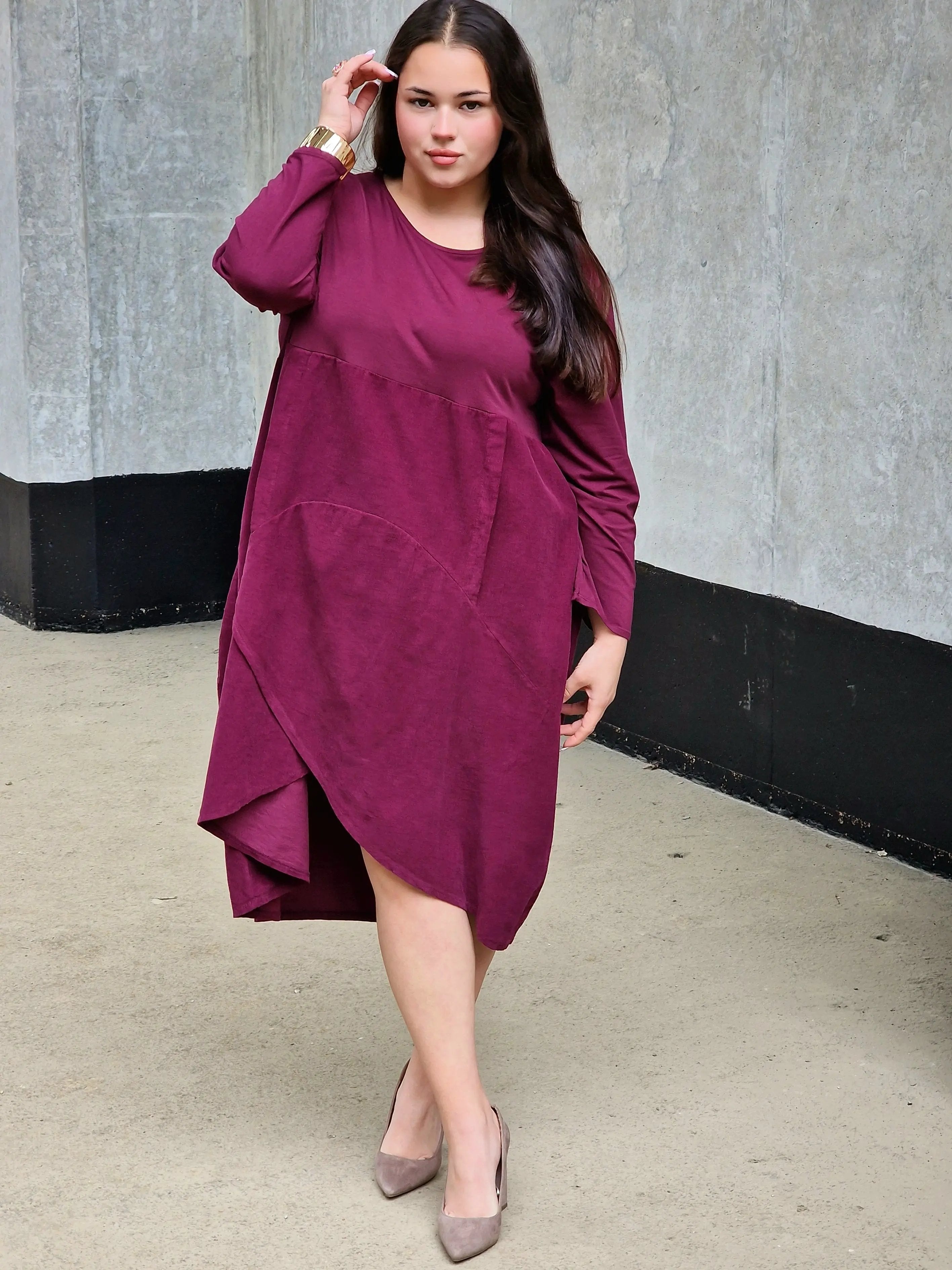 Asymetryczna sukienka z kieszenią Stylowa XL