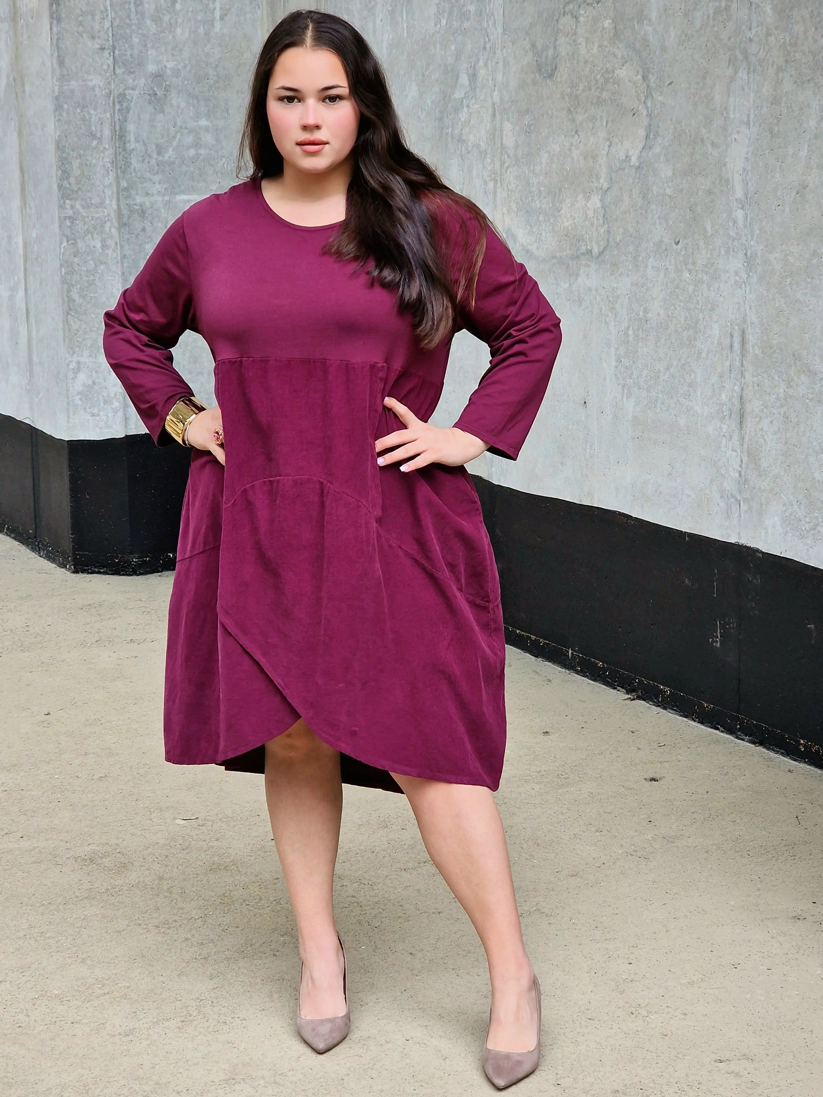 Asymetryczna sukienka z kieszenią Stylowa XL