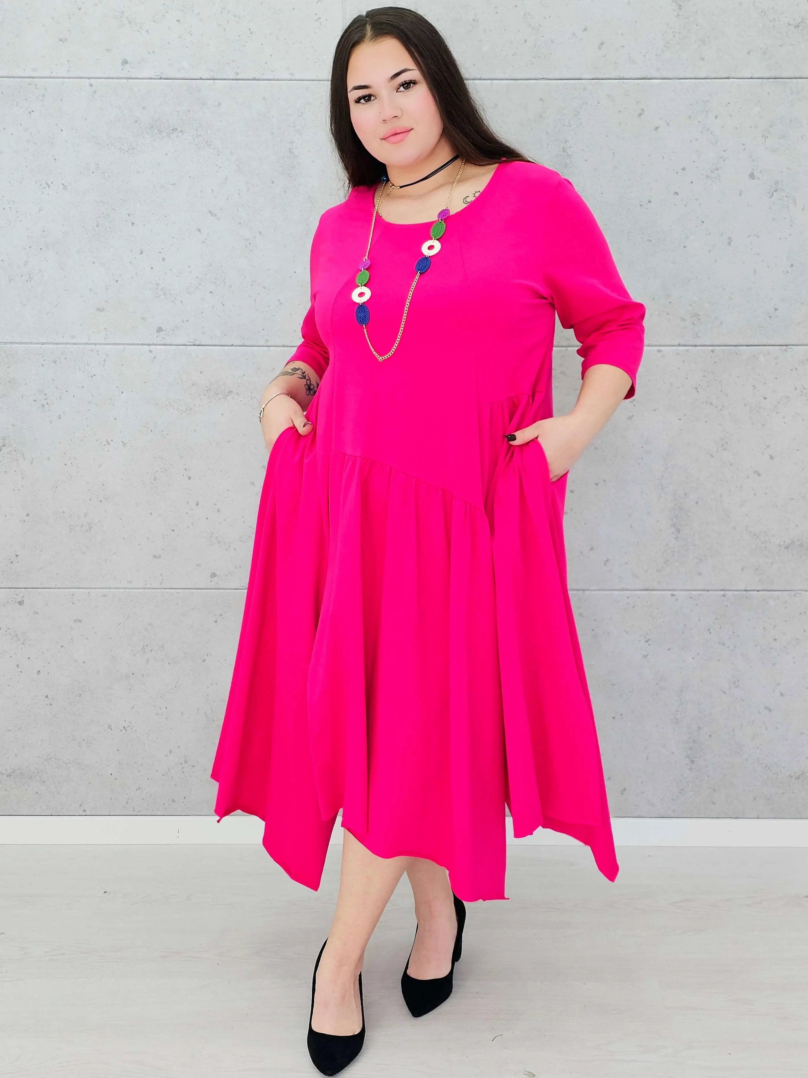 Asymetryczna sukienka z miękkiej dzianiny– moda dla kobiet plus size Stylowa XL