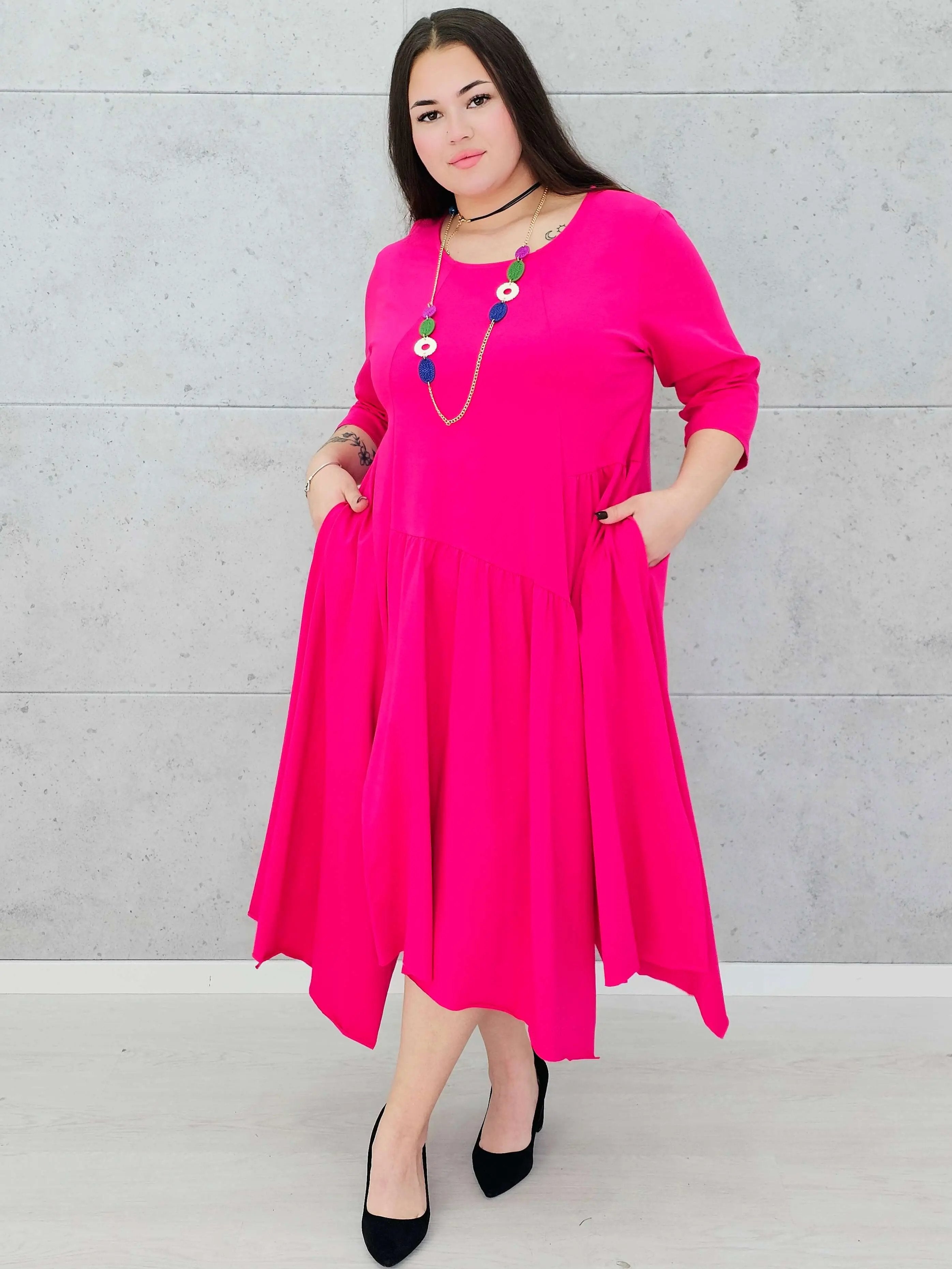 Asymetryczna sukienka z miękkiej dzianiny– moda dla kobiet plus size Stylowa XL