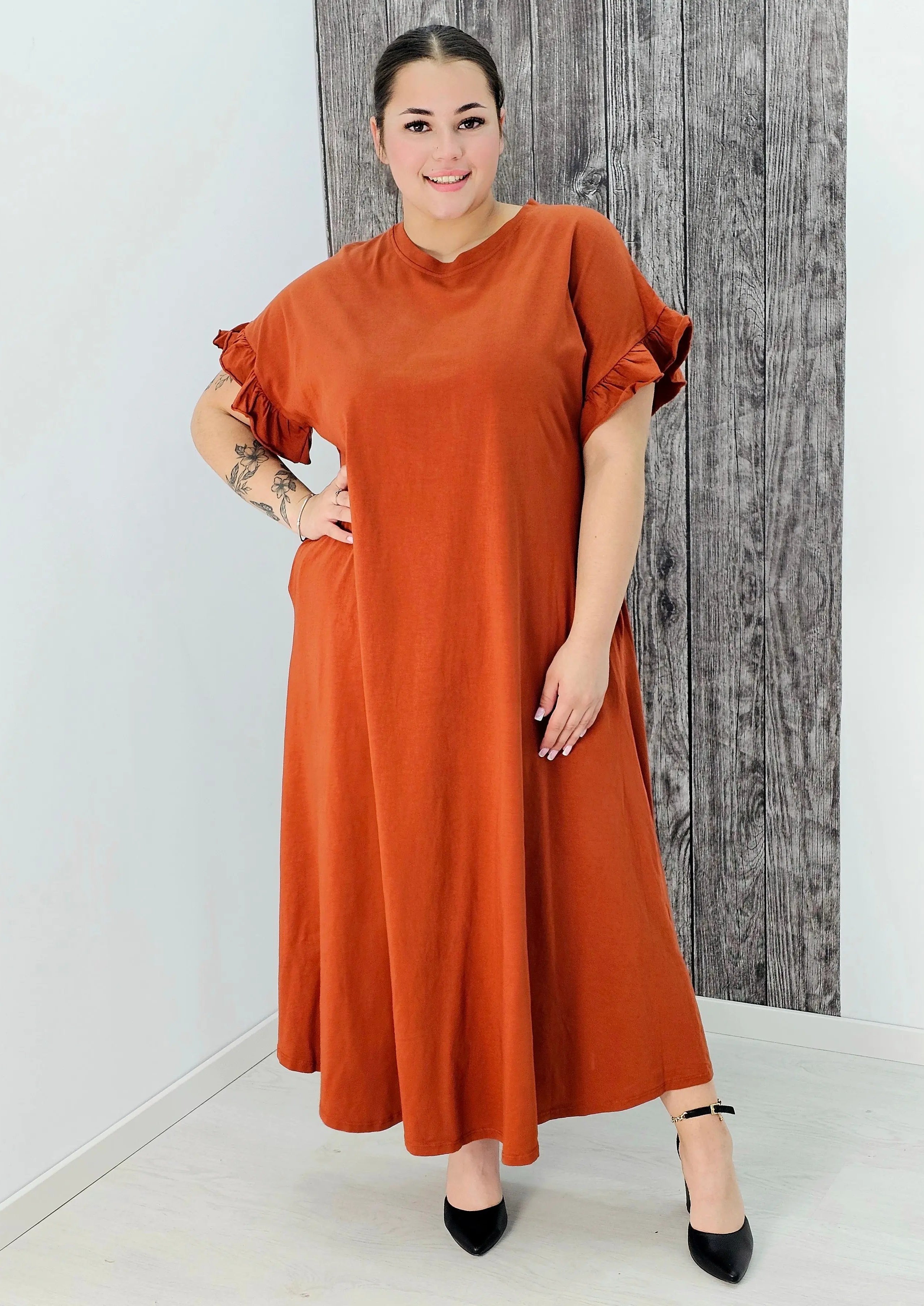 Bawełniana sukienka maxi z falbankami Stylowa XL