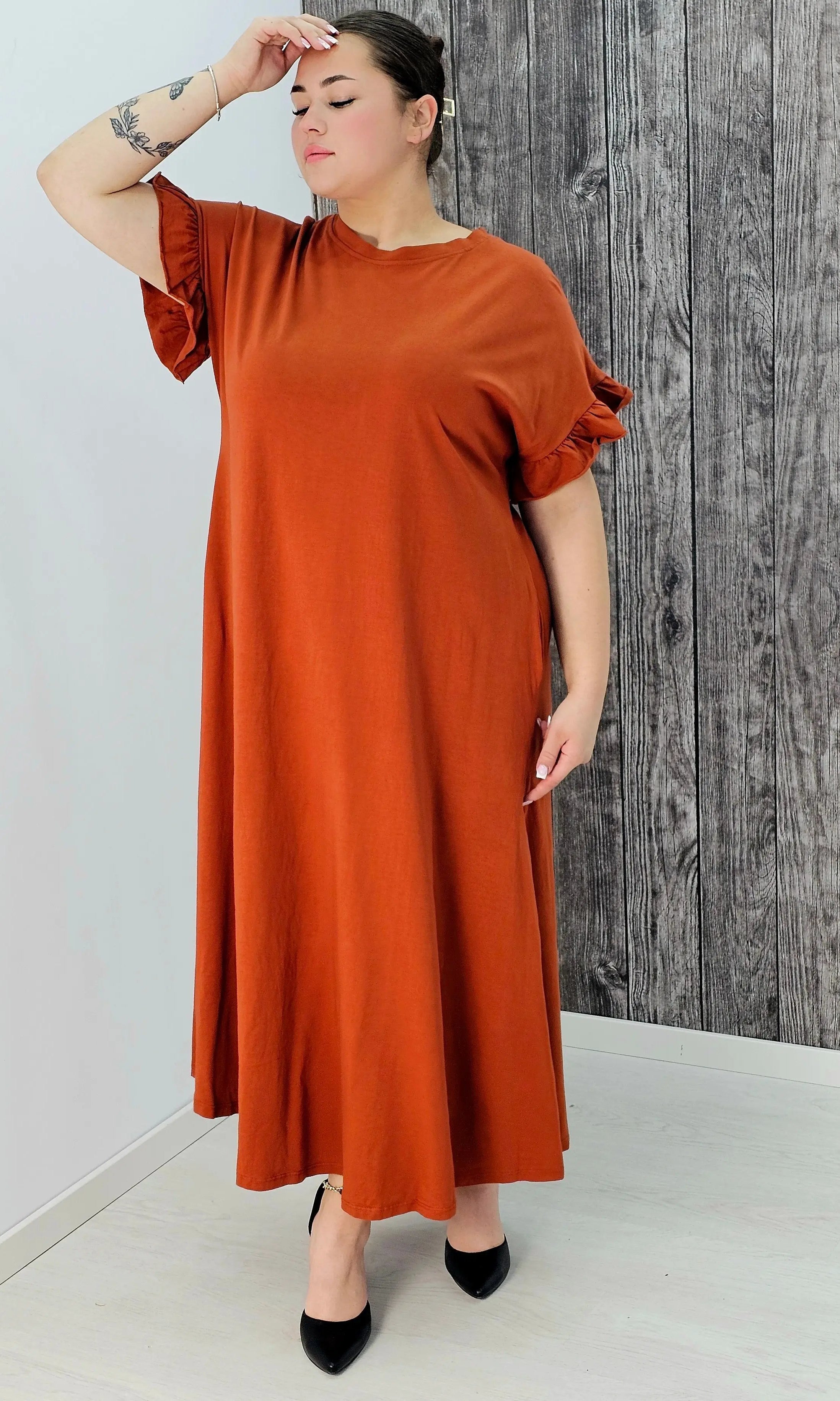 Bawełniana sukienka maxi z falbankami Stylowa XL