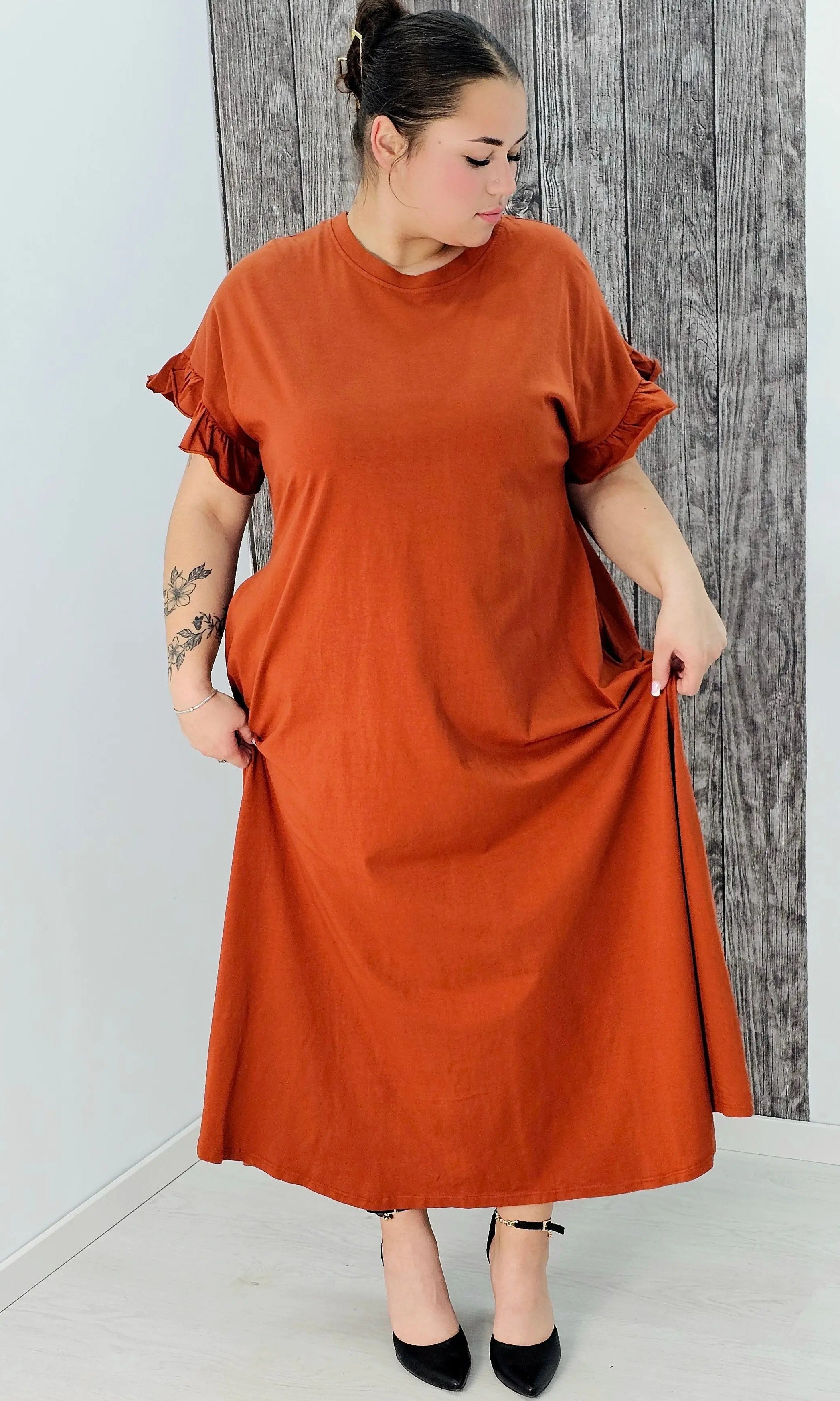 Bawełniana sukienka maxi z falbankami Stylowa XL