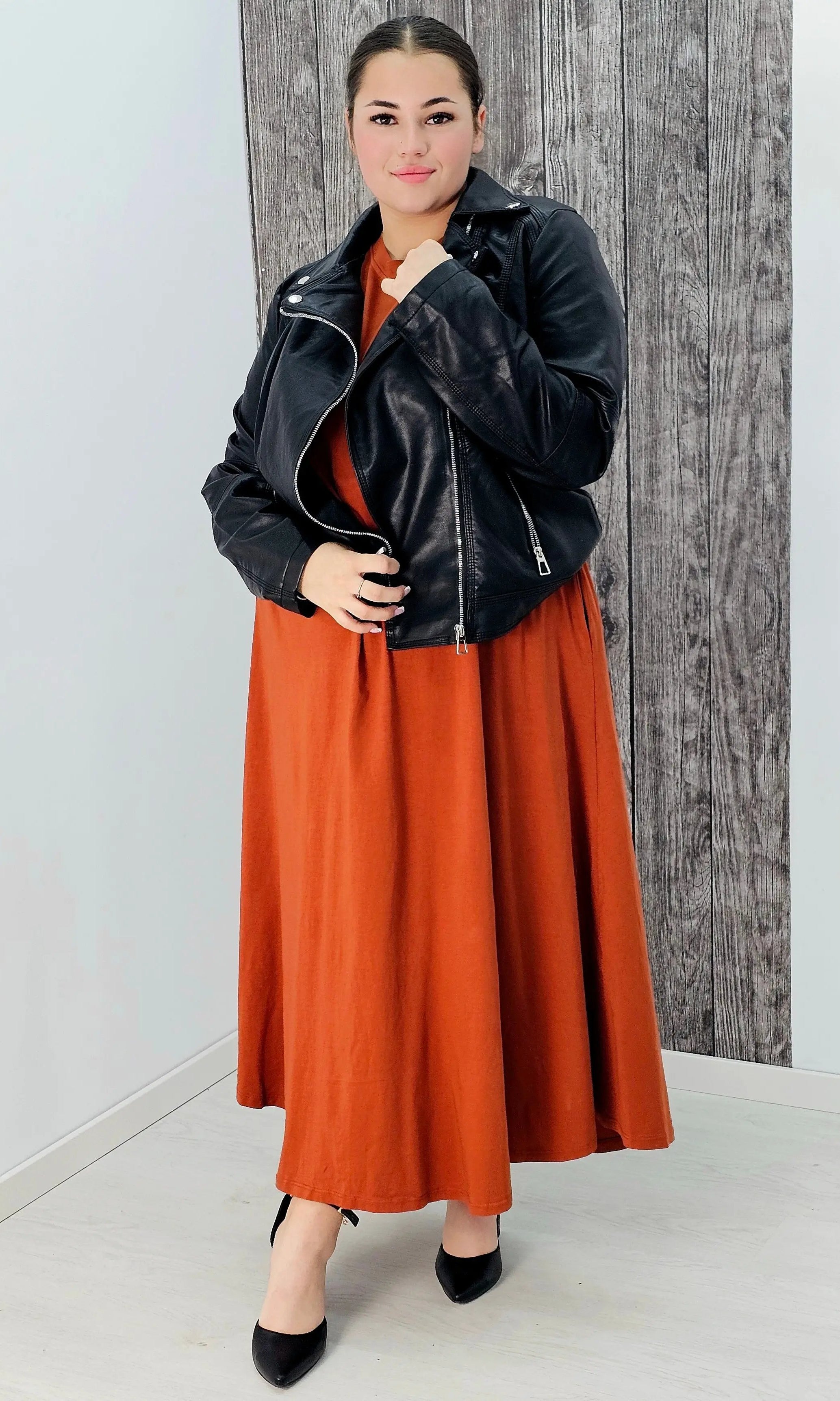 Bawełniana sukienka maxi z falbankami Stylowa XL