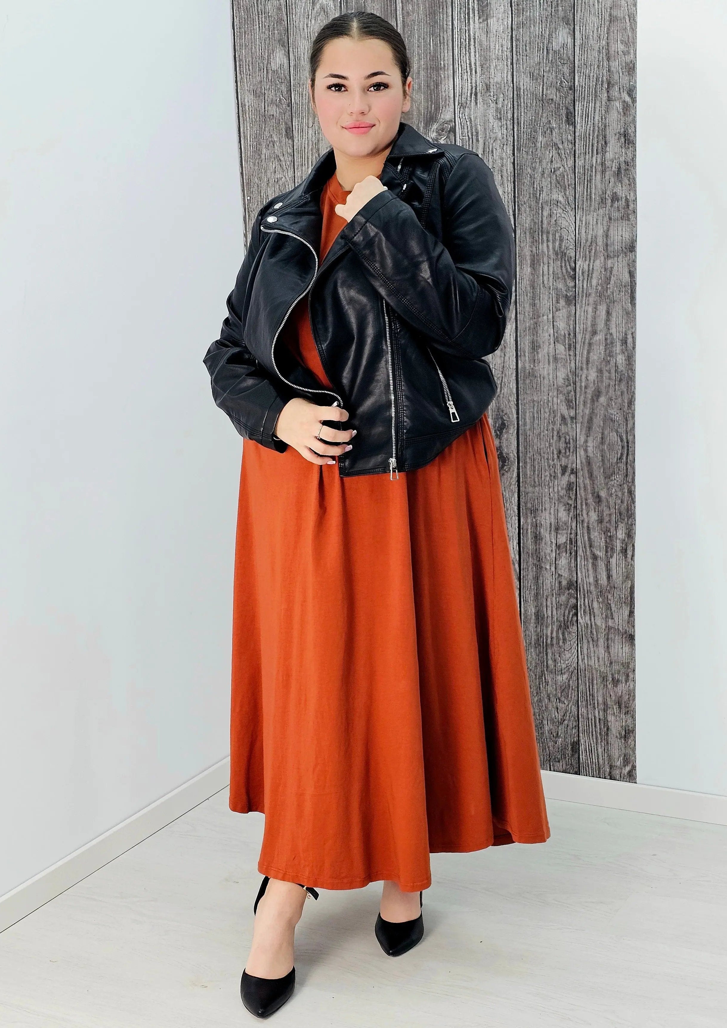 Bawełniana sukienka maxi z falbankami Stylowa XL