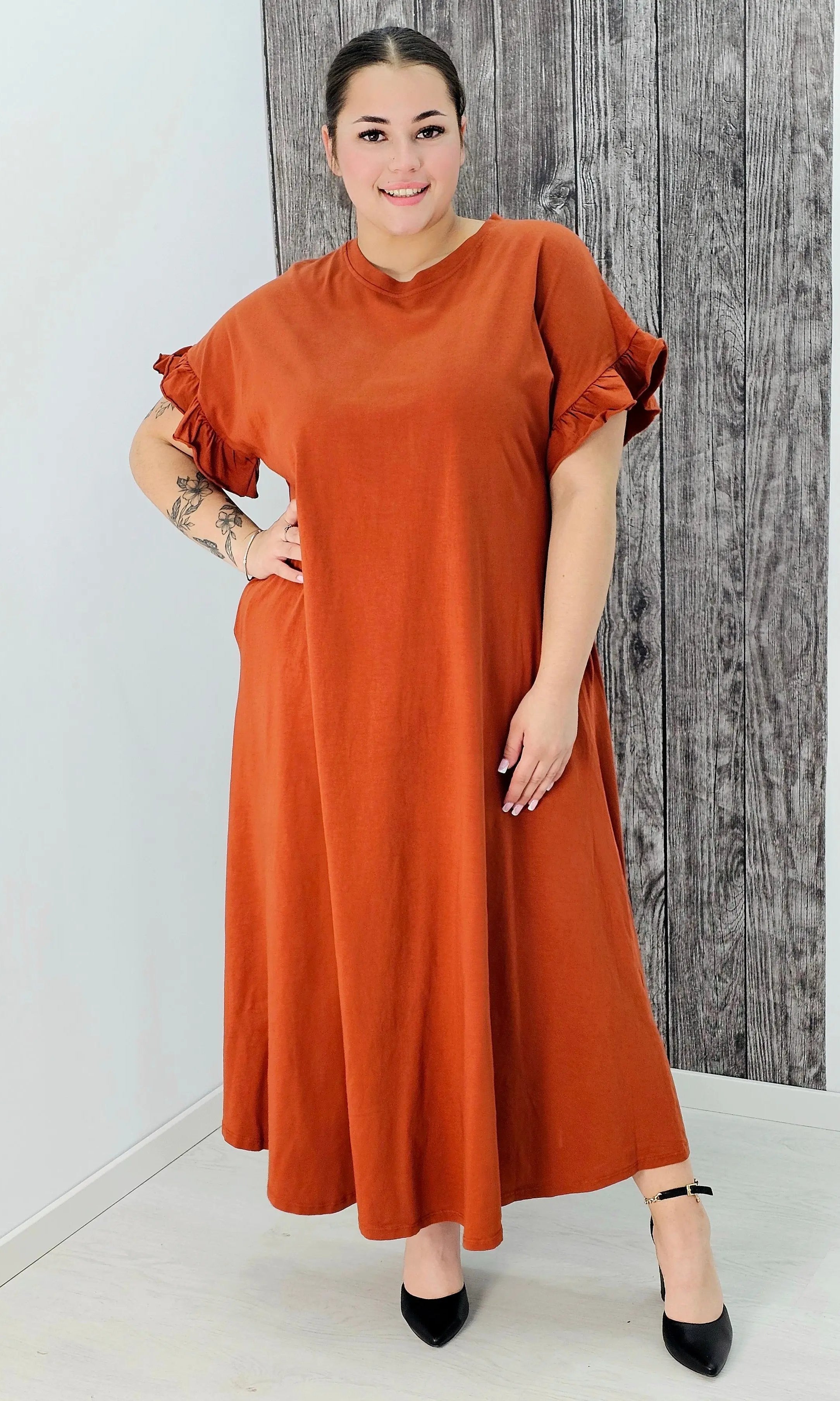 Bawełniana sukienka maxi z falbankami Stylowa XL