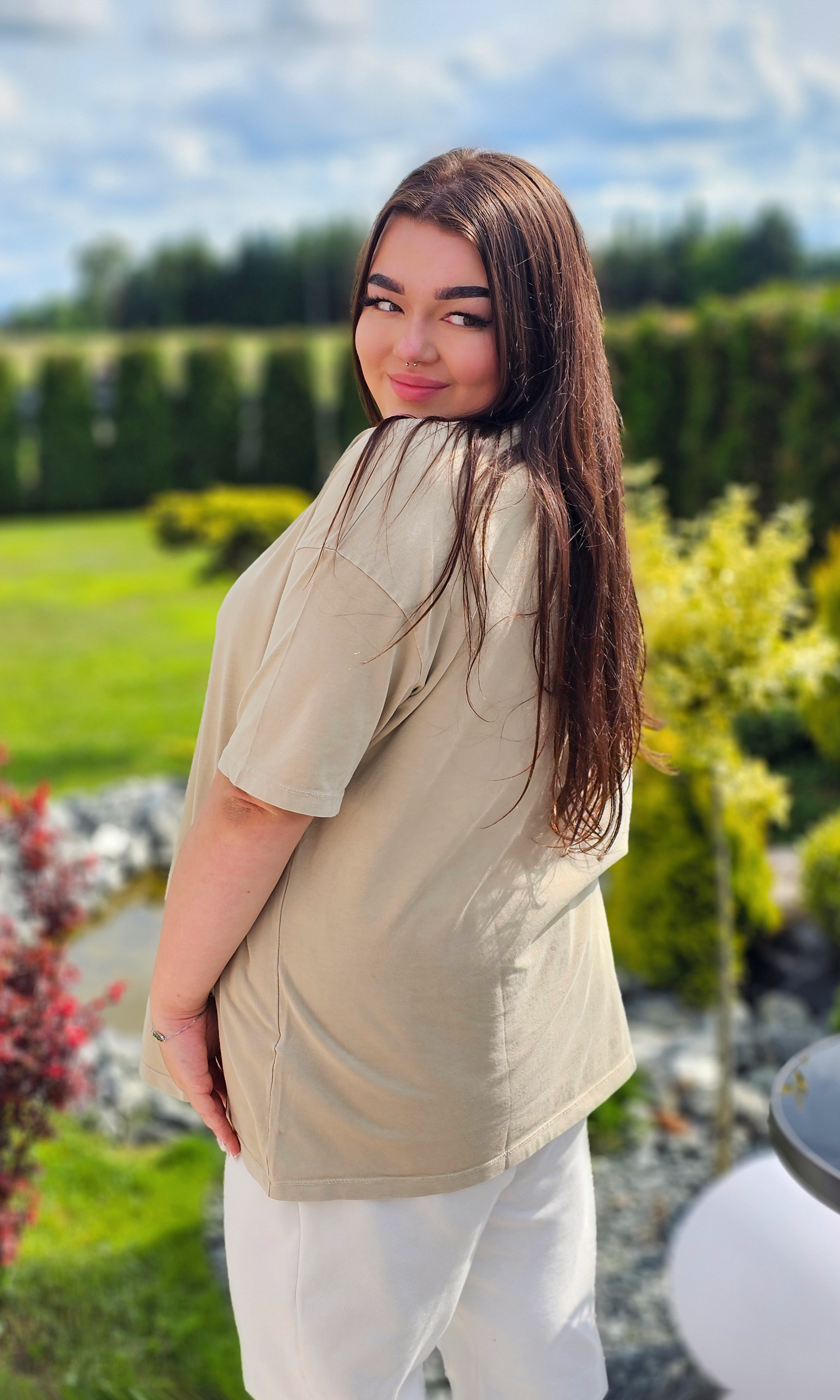 Beżowa koszulka z grafiką „Los Angeles” Stylowa XL