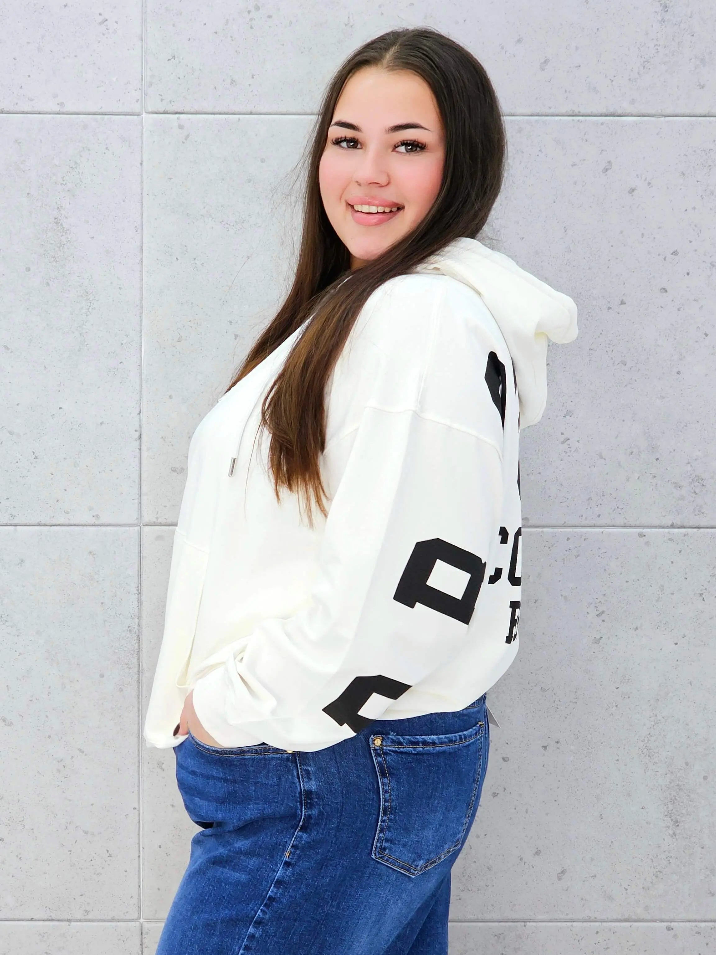 Bluza Oversize Plus Size StylowaXL – Miejski Styl i Komfort dla Kobiet XXL Stylowa XL