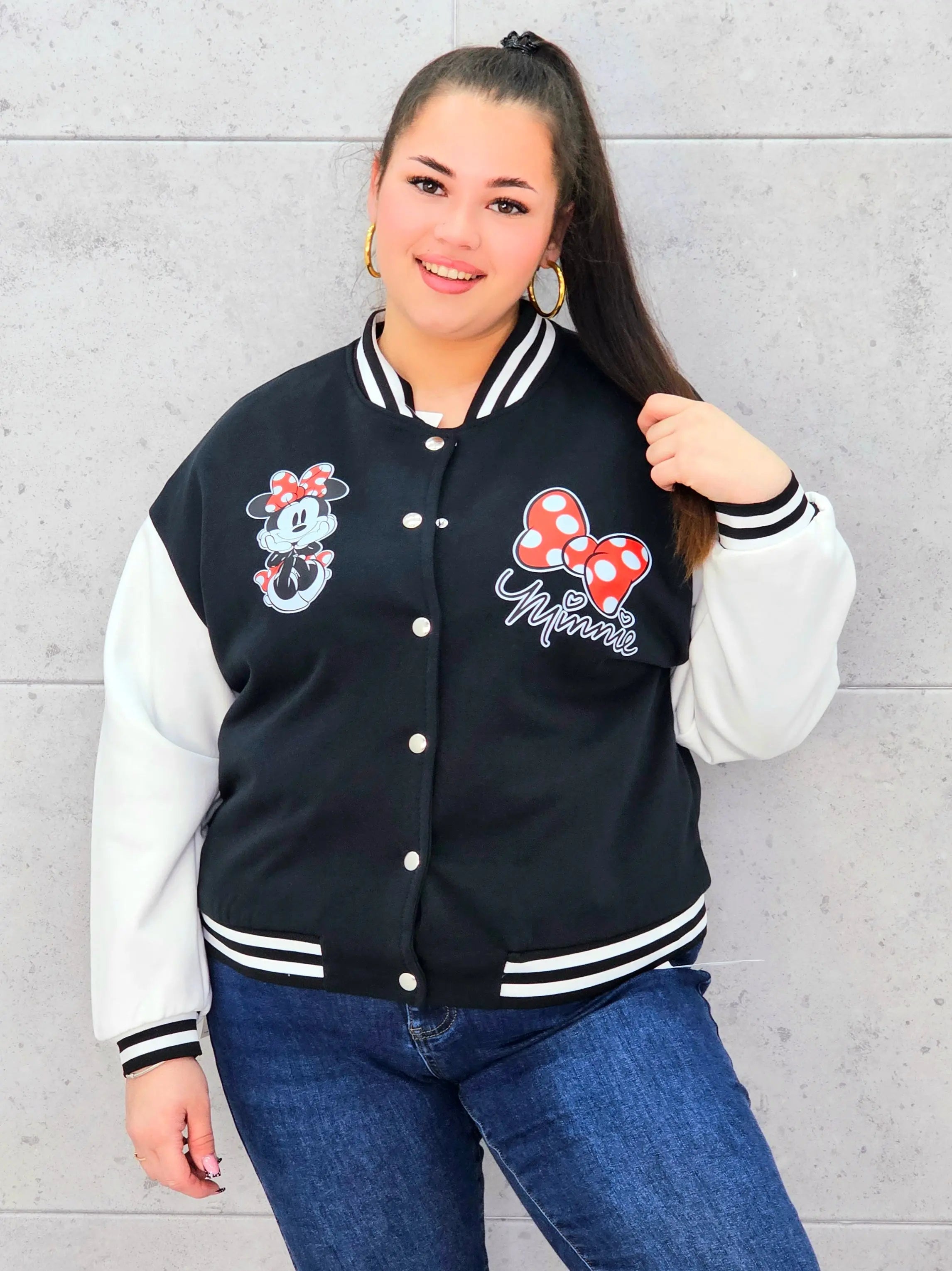 Bluza plus size Minnie czarna – sportowy styl w modzie XXL Stylowa XL