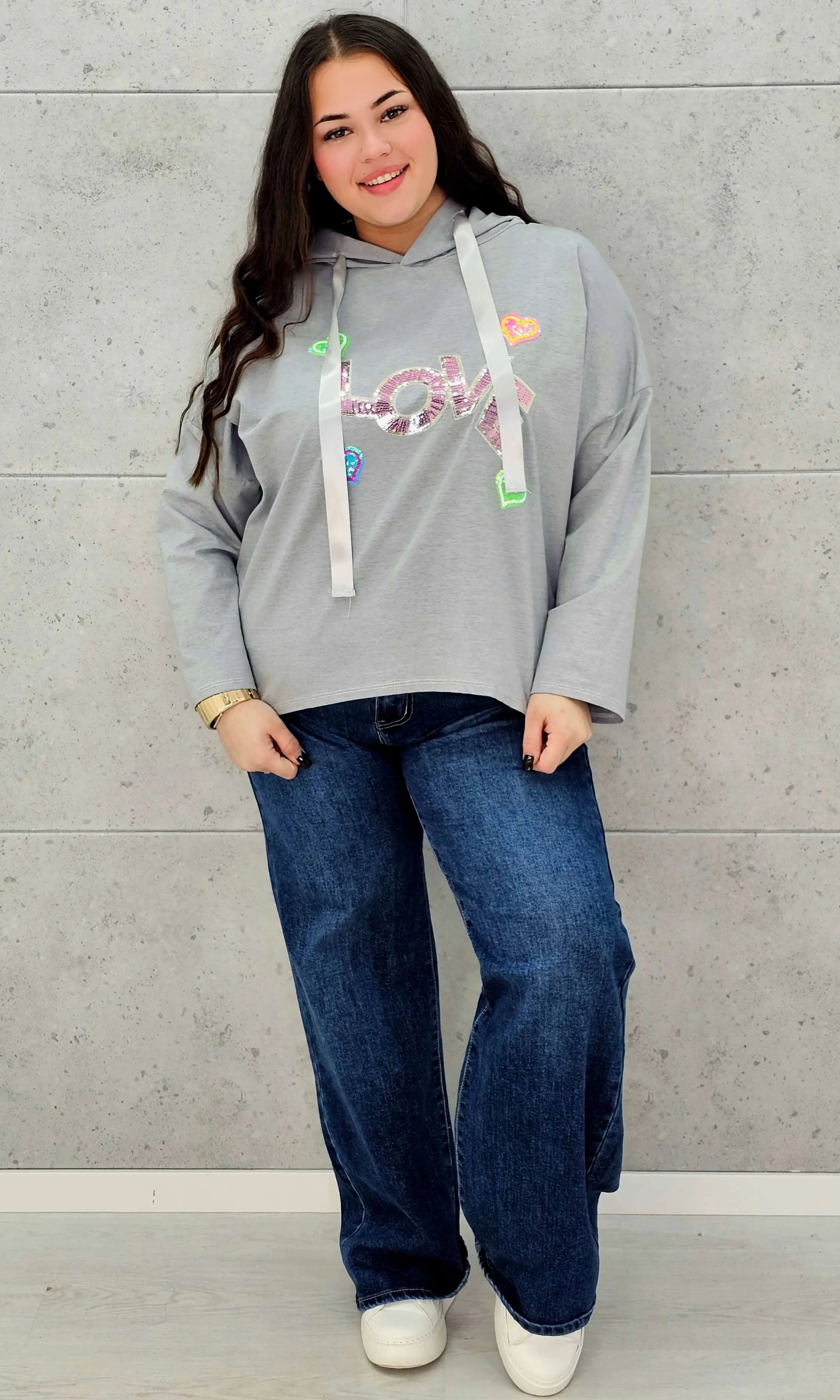 Bluza plus size StylowaXL LOVE – komfort i styl z błyskiem - Stylowa XL