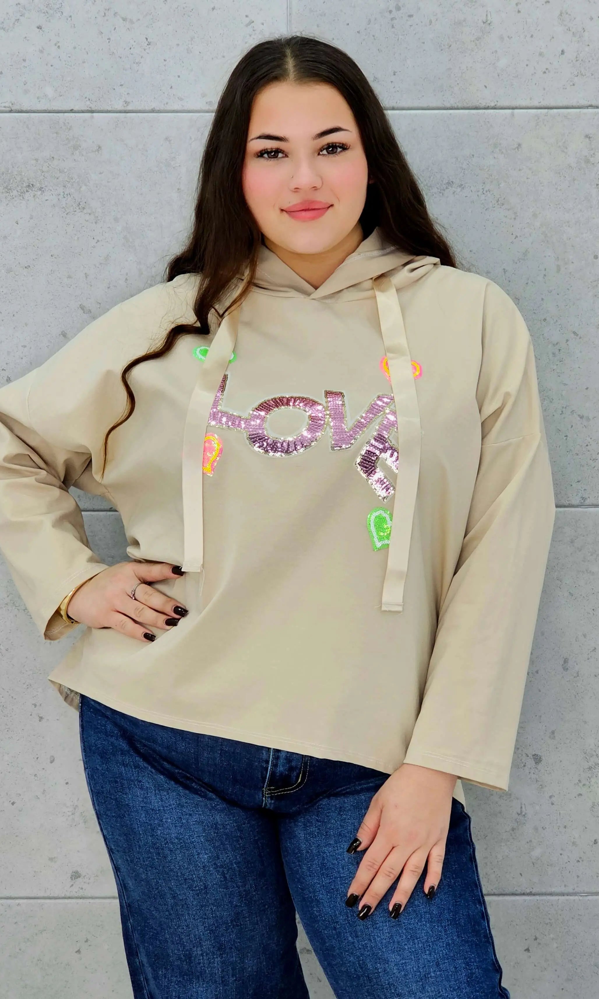 Bluza plus size StylowaXL LOVE – komfort i styl z błyskiem - Stylowa XL