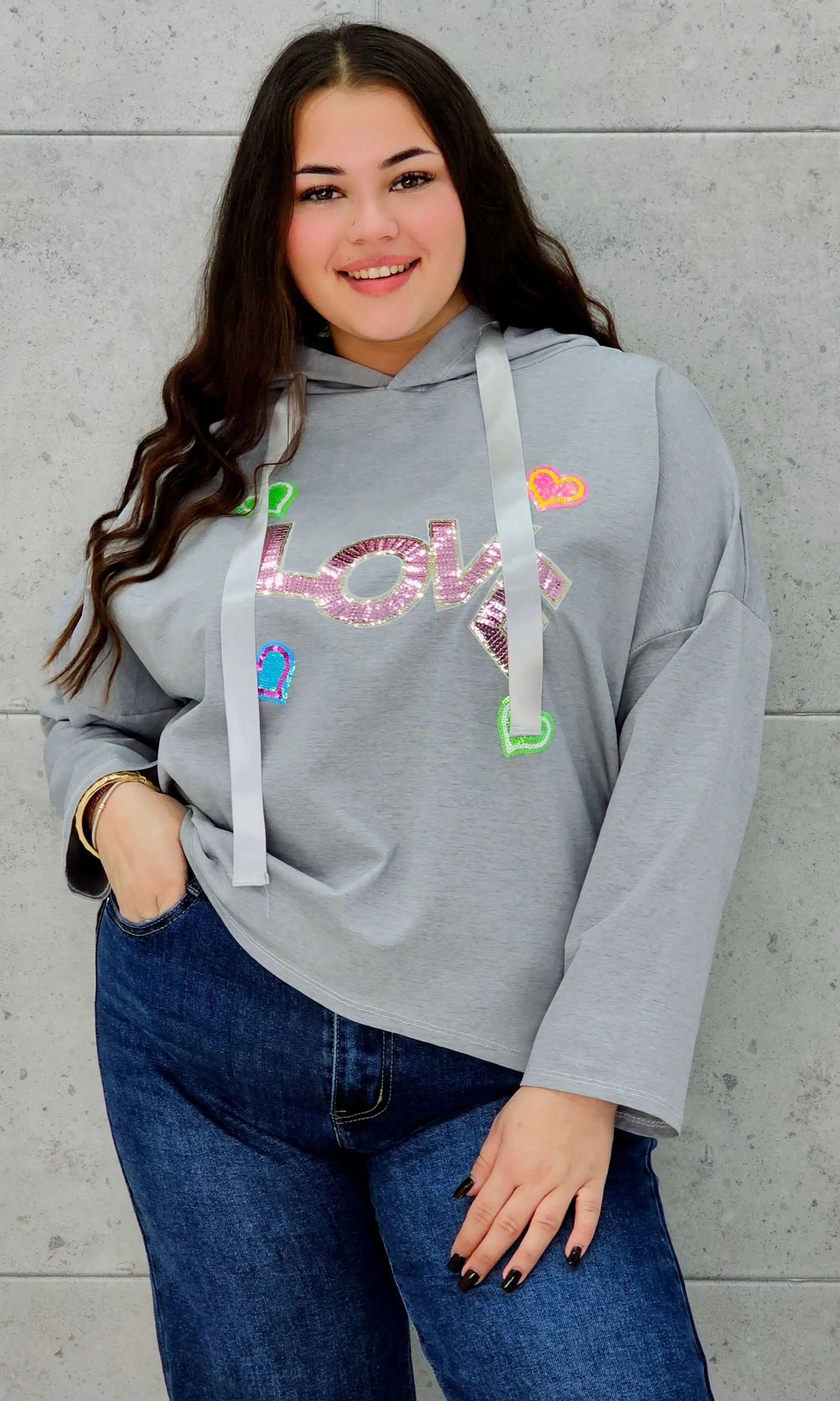 Bluza plus size StylowaXL LOVE – komfort i styl z błyskiem - Stylowa XL