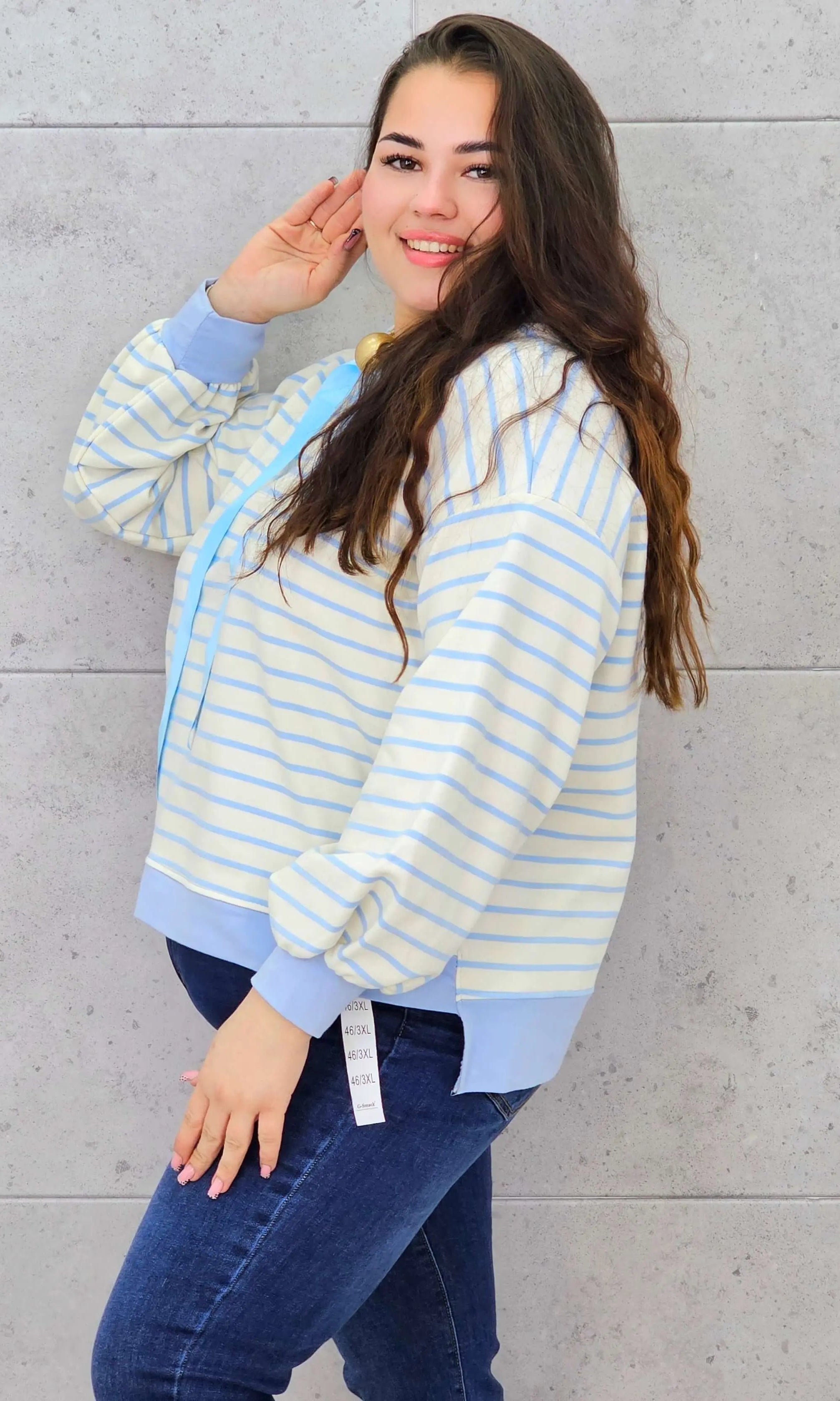 Bluza plus size w paski z kapturem – modna bluza XXL o kobiecym kroju Stylowa XL