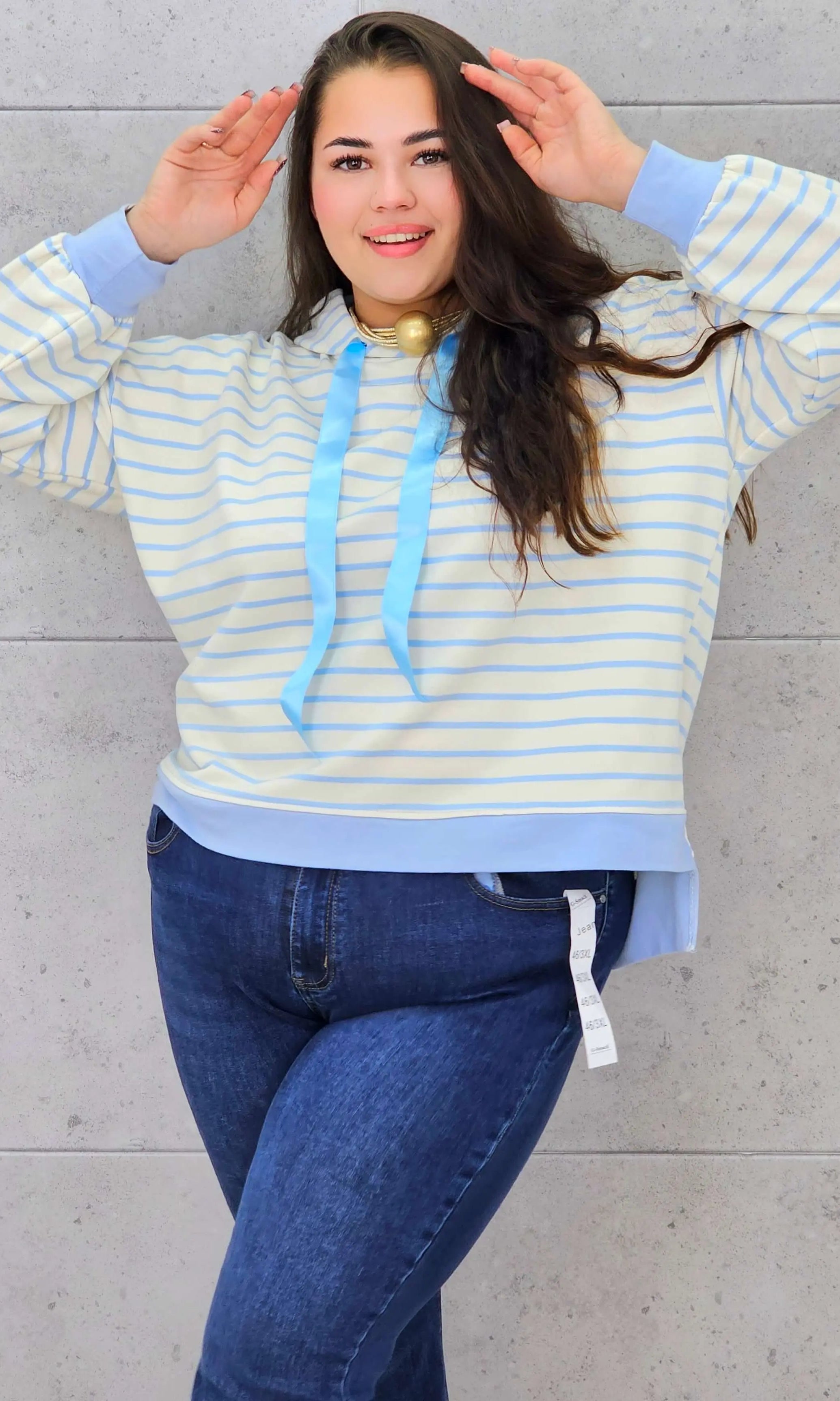 Bluza plus size w paski z kapturem – modna bluza XXL o kobiecym kroju Stylowa XL