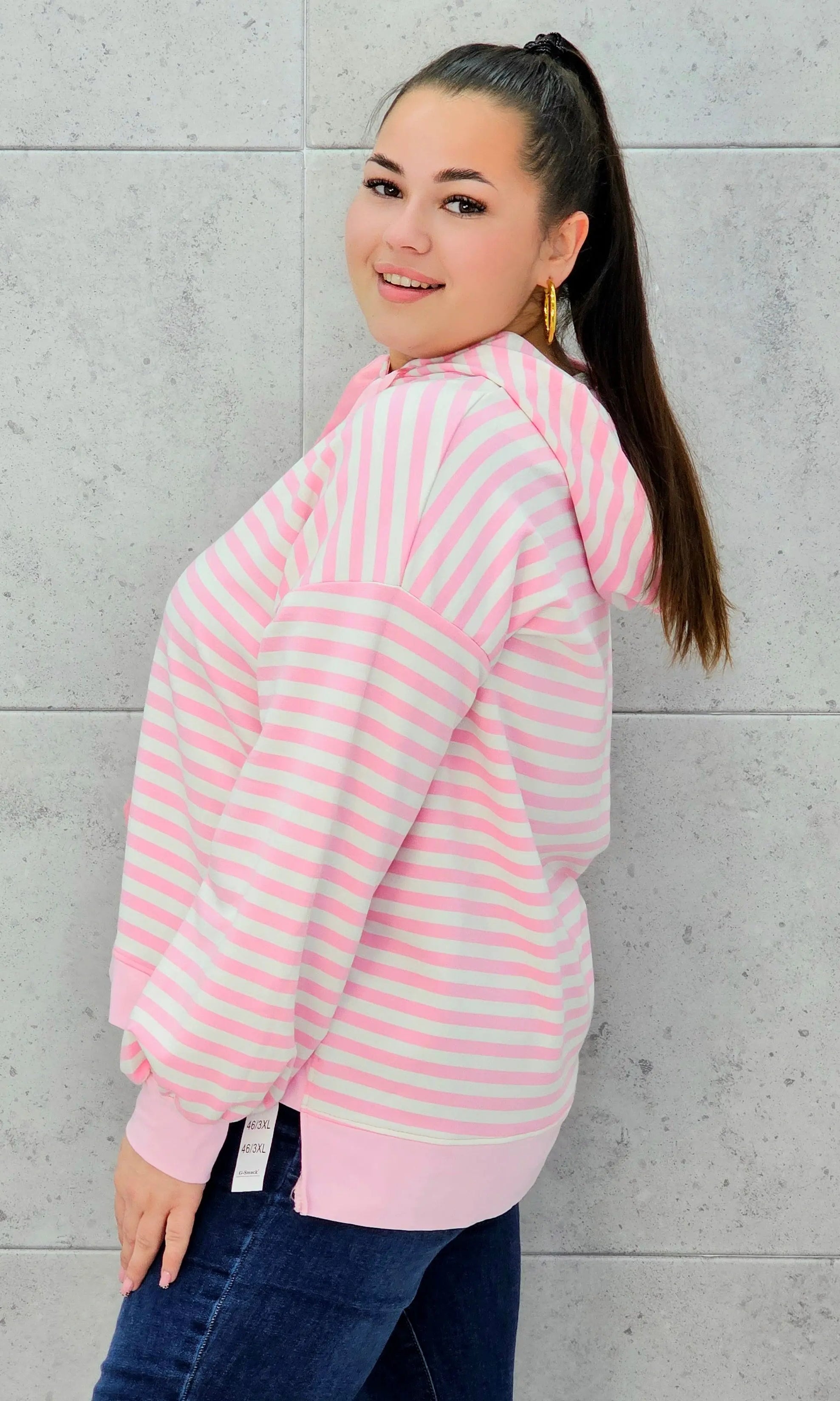 Bluza plus size w paski z kapturem – modna i wygodna bluza XXL Stylowa XL