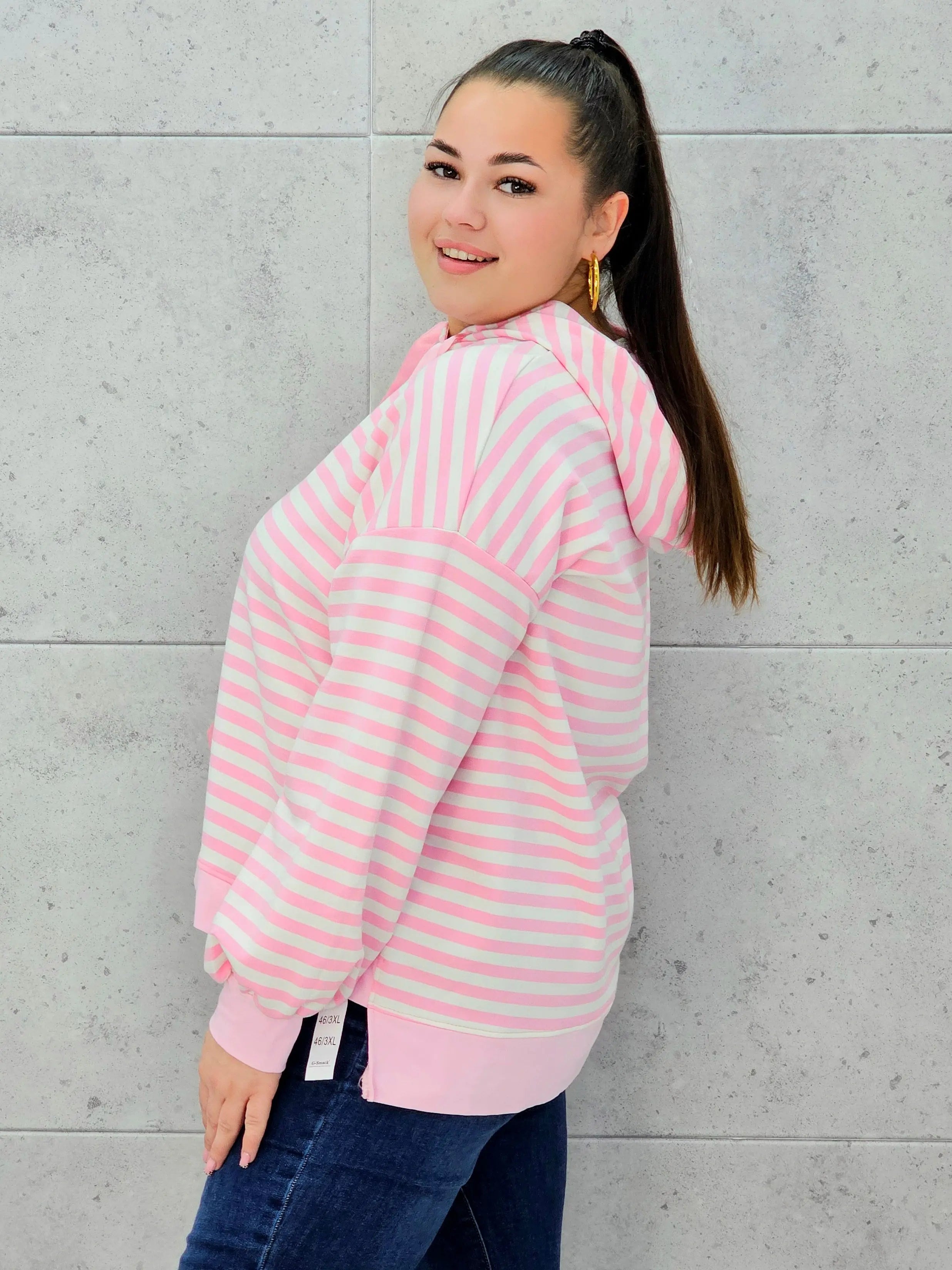 Bluza plus size w paski z kapturem – modna i wygodna bluza XXL Stylowa XL