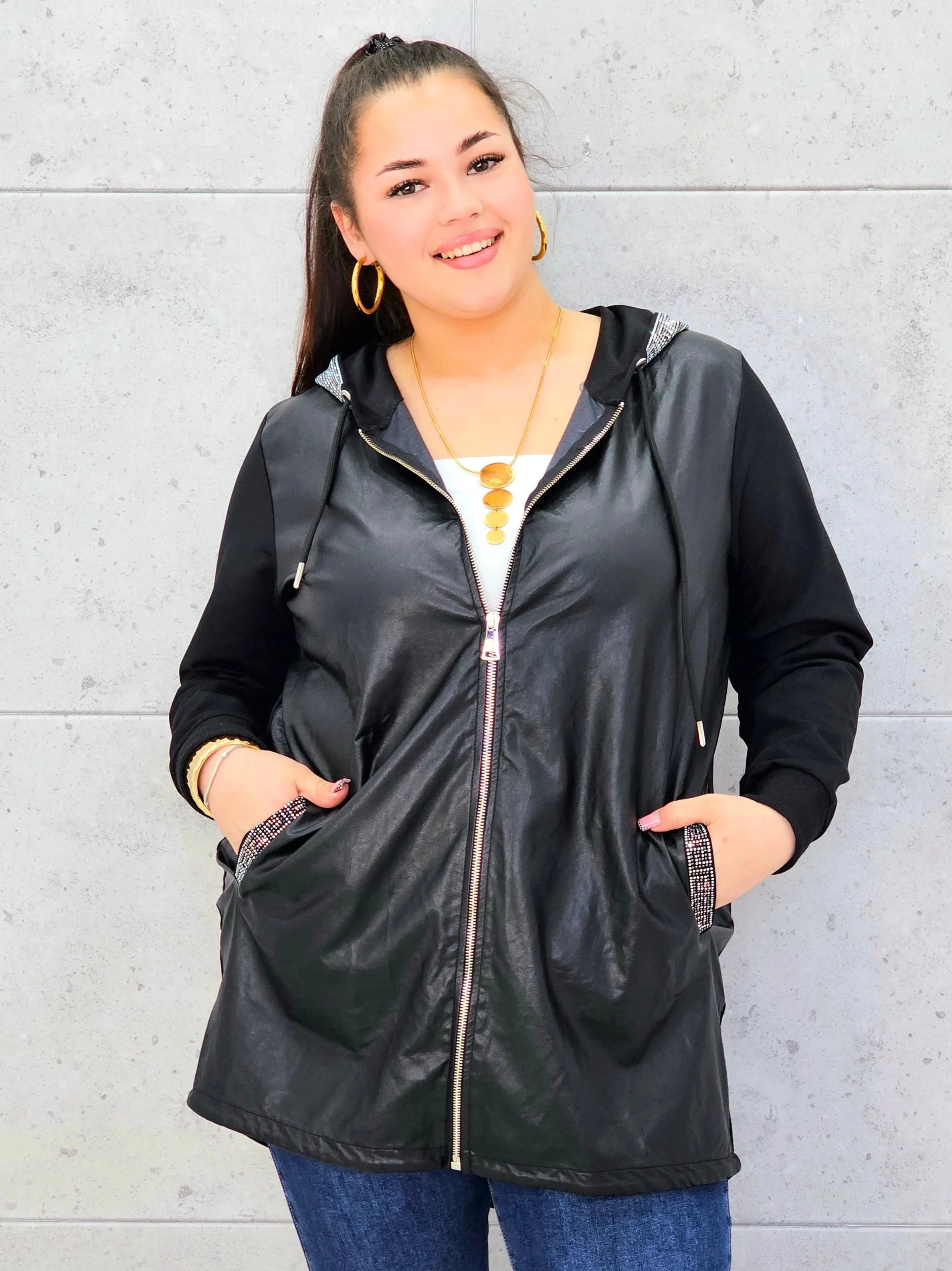 Bluza plus size z ekoskóry — modna, wygodna i stylowa Stylowa XL