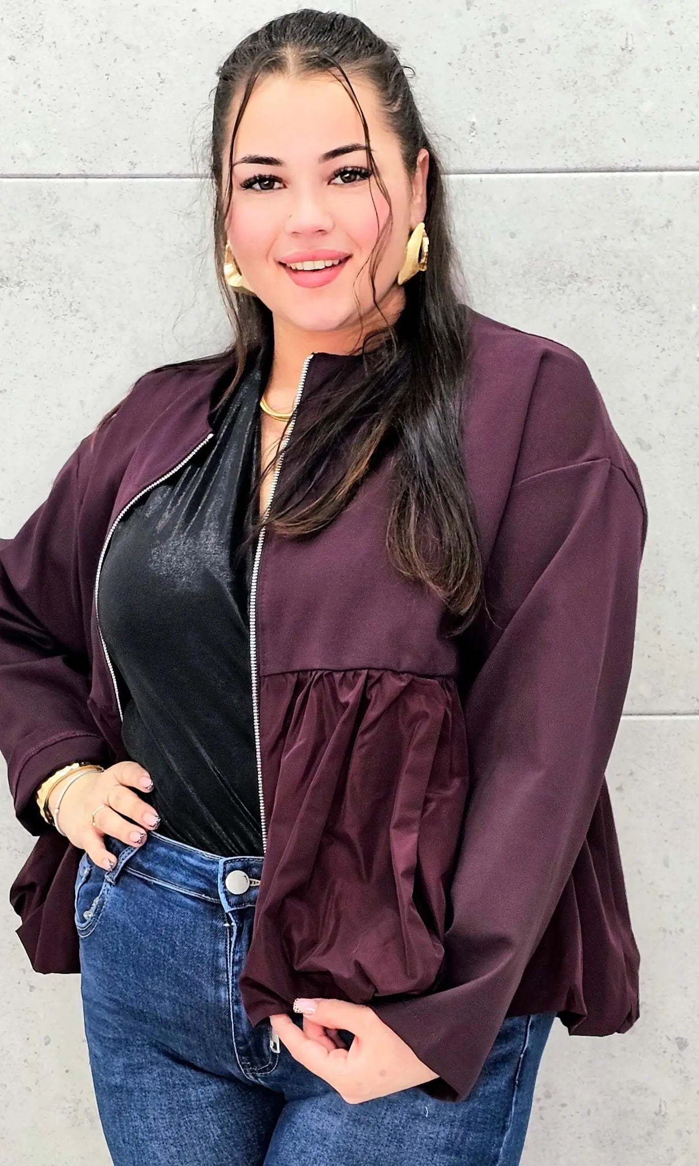 Bluza plus size z falbaną – modna, kobieca i wygodna Stylowa XL