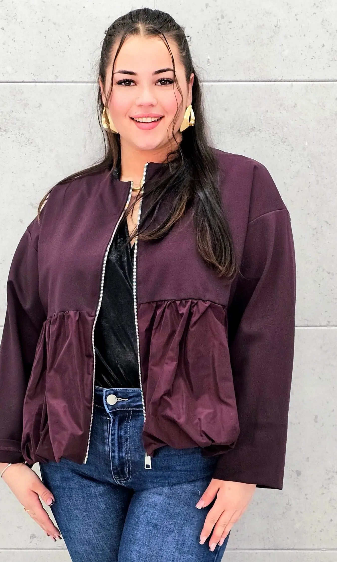 Bluza plus size z falbaną – modna, kobieca i wygodna Stylowa XL