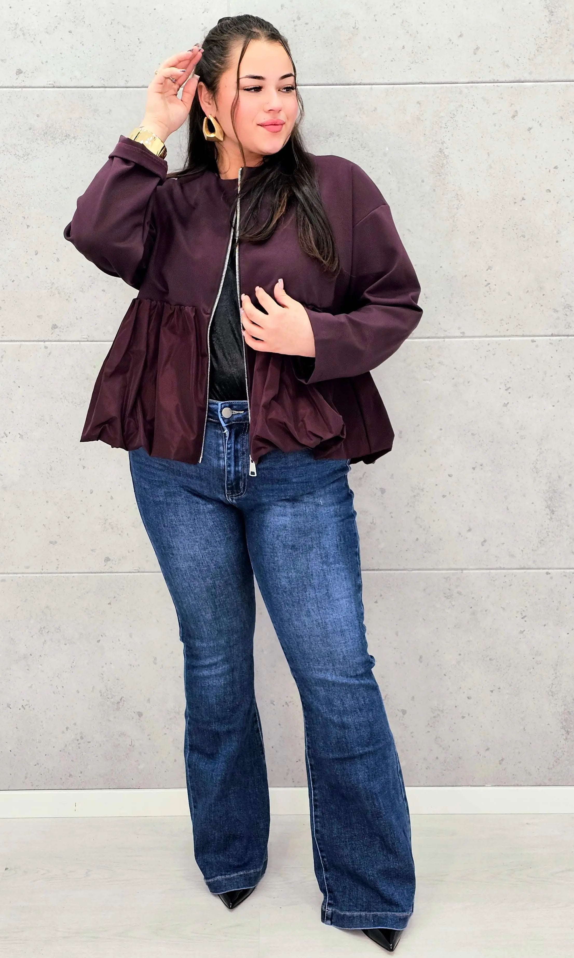 Bluza plus size z falbaną – modna, kobieca i wygodna Stylowa XL