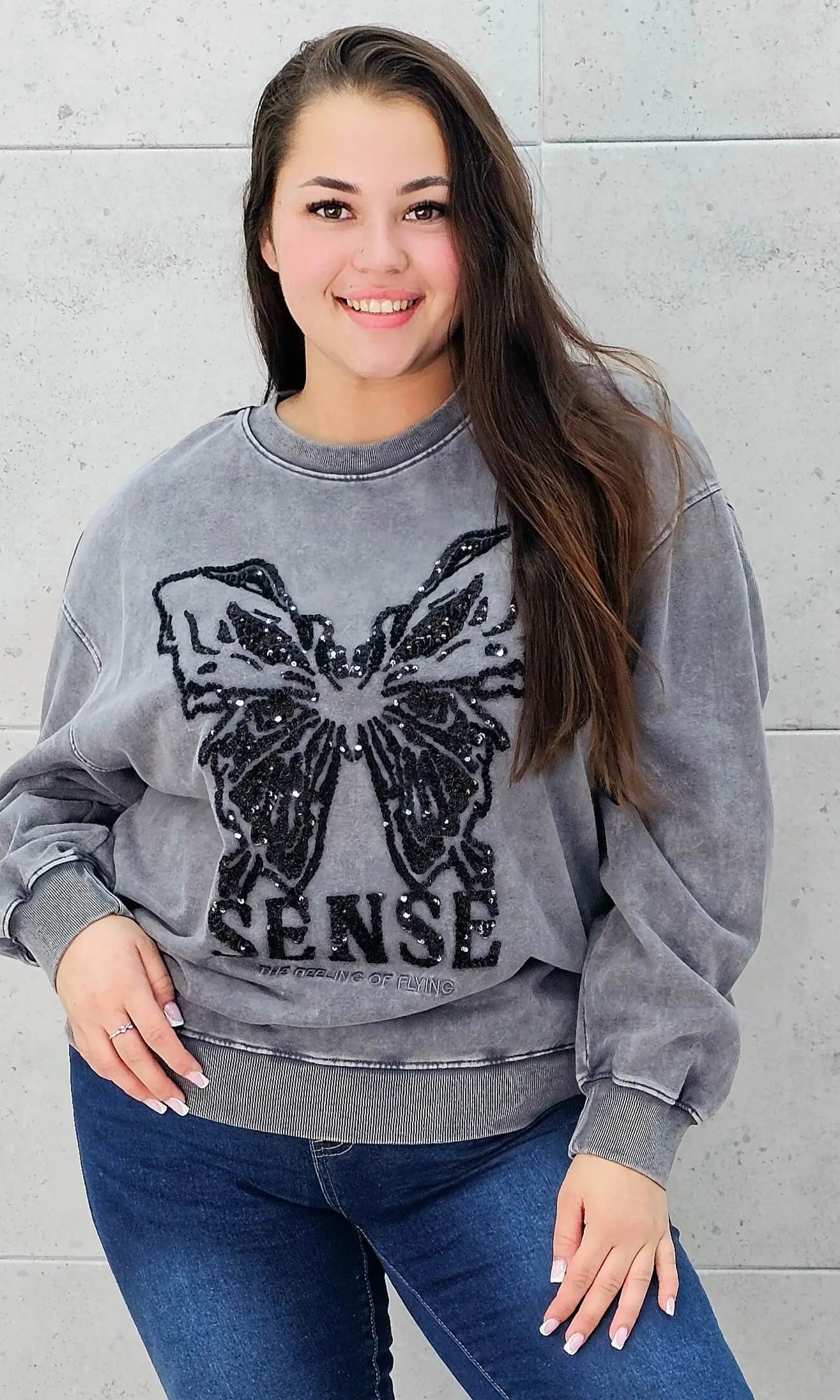 Bluza plus size z haftem i błyszczącymi akcentami – stylowa odzież XXL dla kobiet Stylowa XL