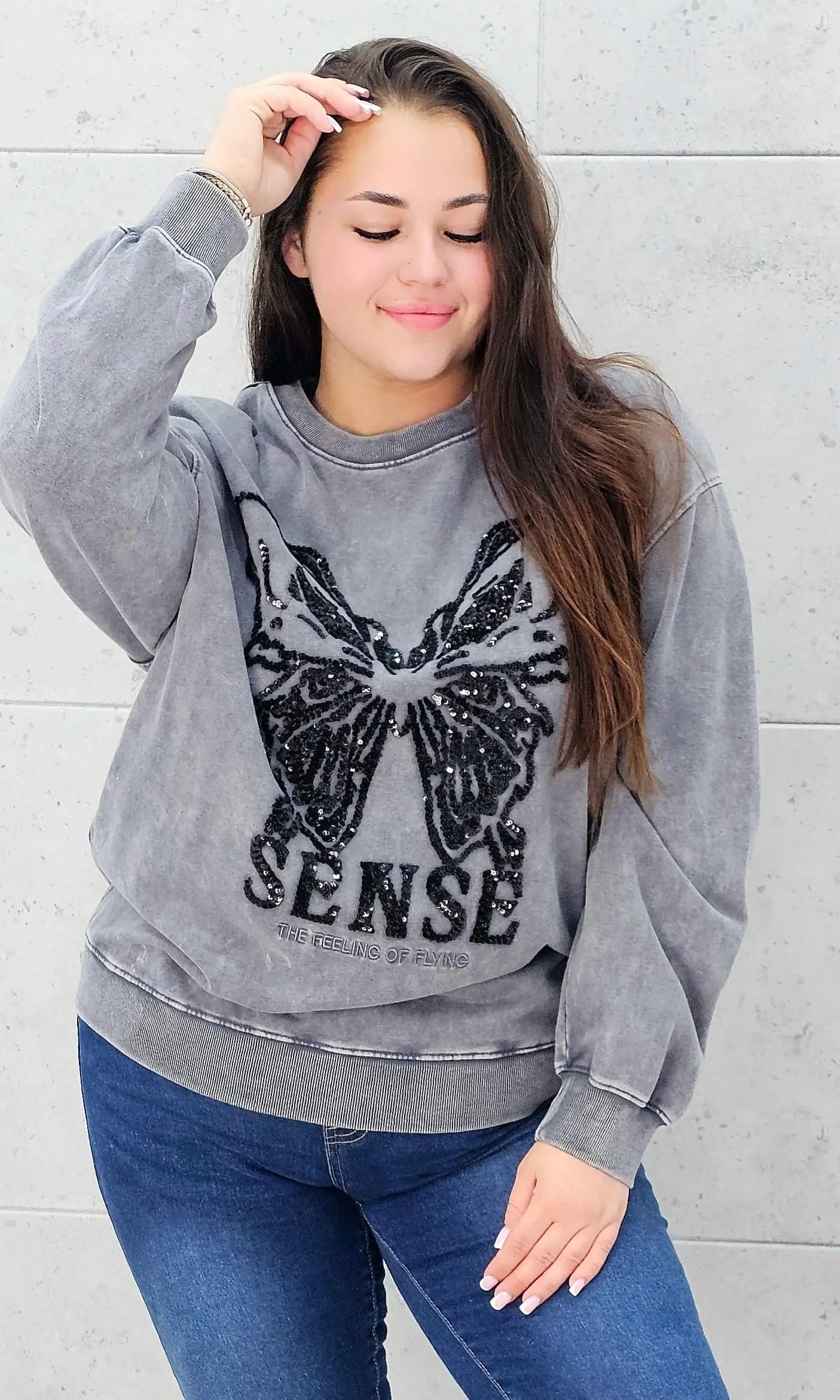 Bluza plus size z haftem i błyszczącymi akcentami – stylowa odzież XXL dla kobiet Stylowa XL