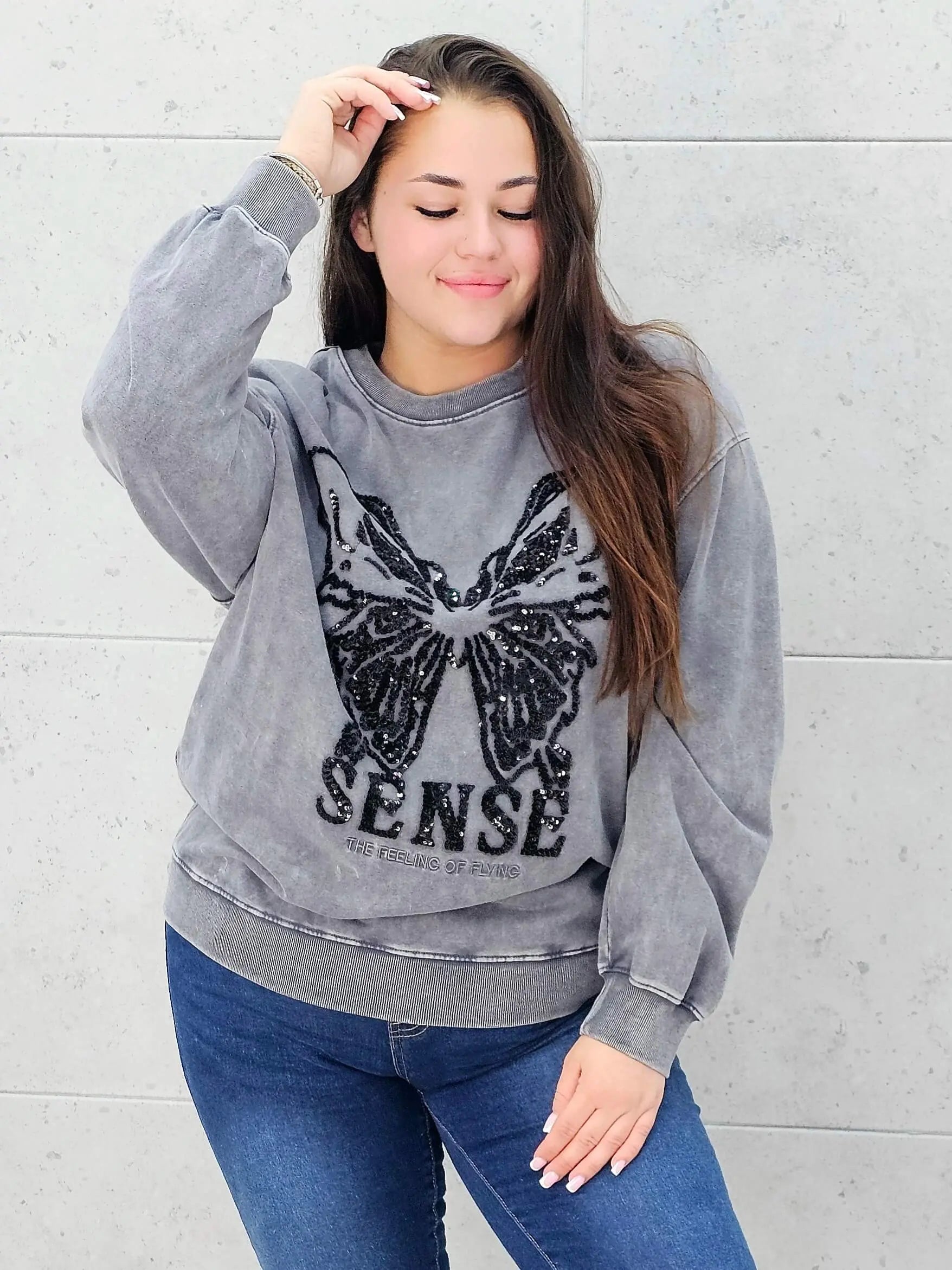 Bluza plus size z haftem i błyszczącymi akcentami – stylowa odzież XXL dla kobiet Stylowa XL