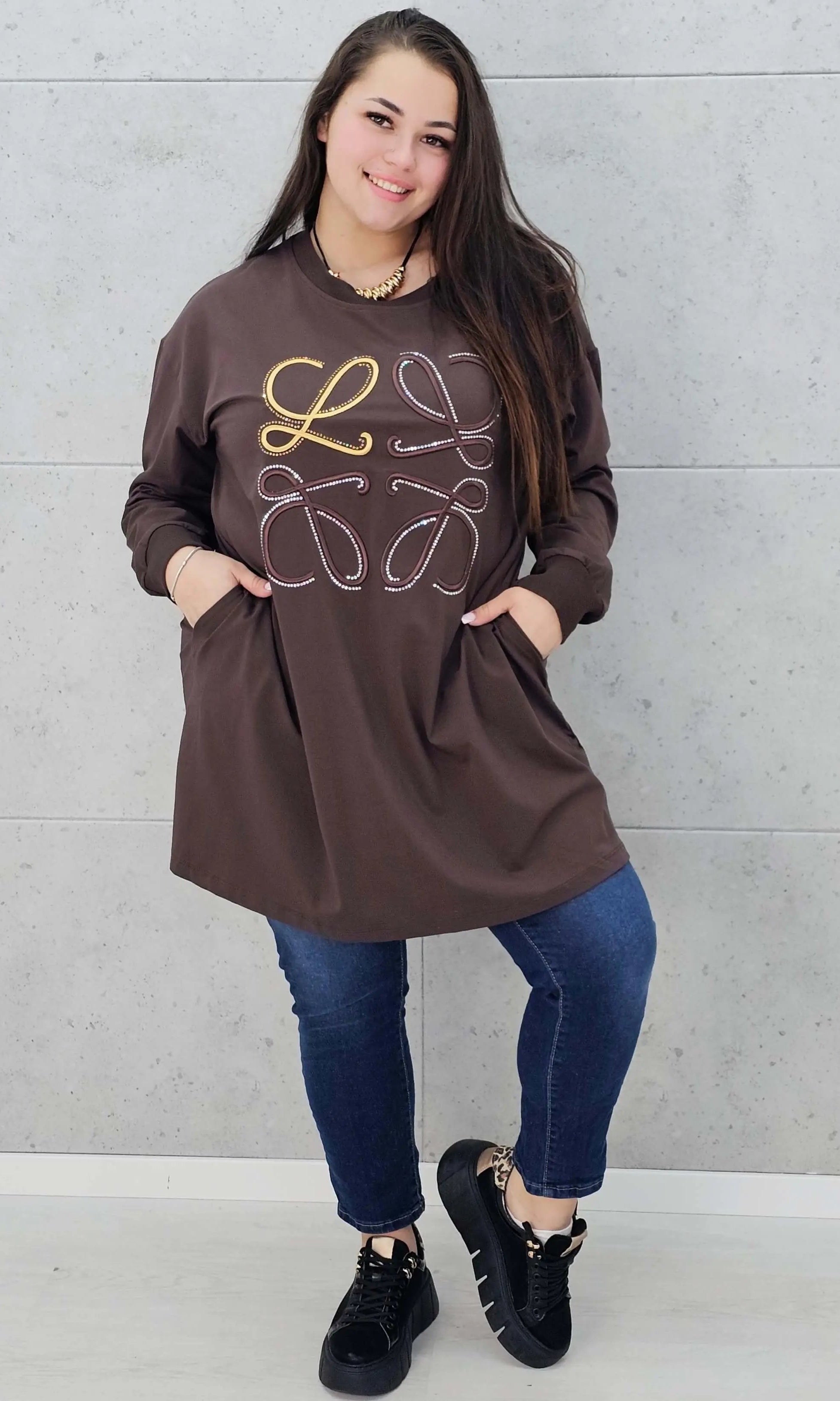 Bluza plus size z kryształkowym zdobieniem Stylowa XL