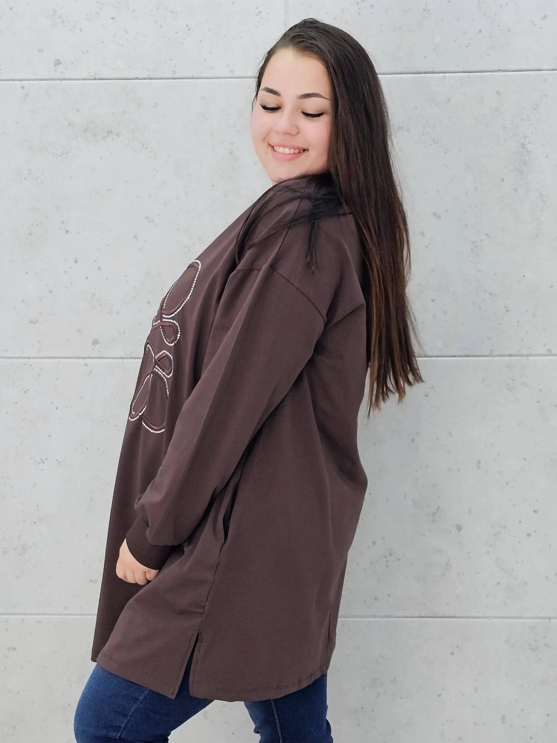 Bluza plus size z kryształkowym zdobieniem Stylowa XL