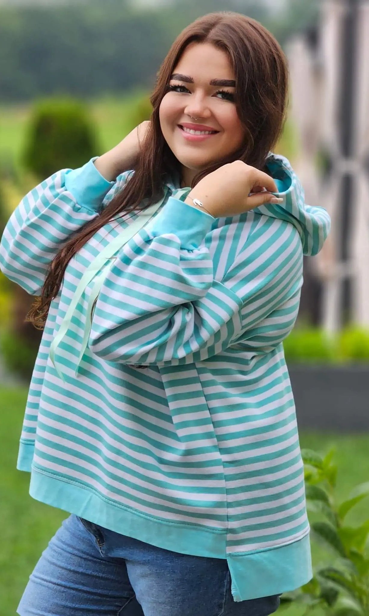 Bluza w paski z kapturem Stylowa XL