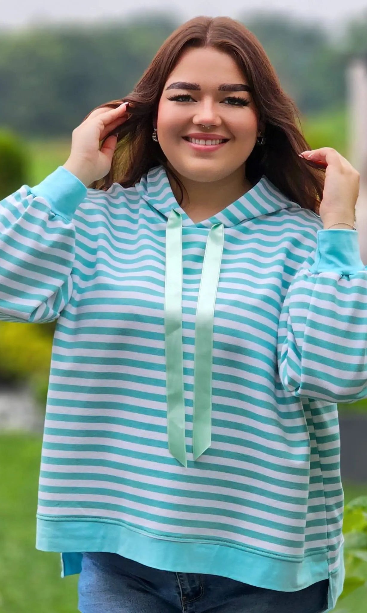 Bluza w paski z kapturem Stylowa XL