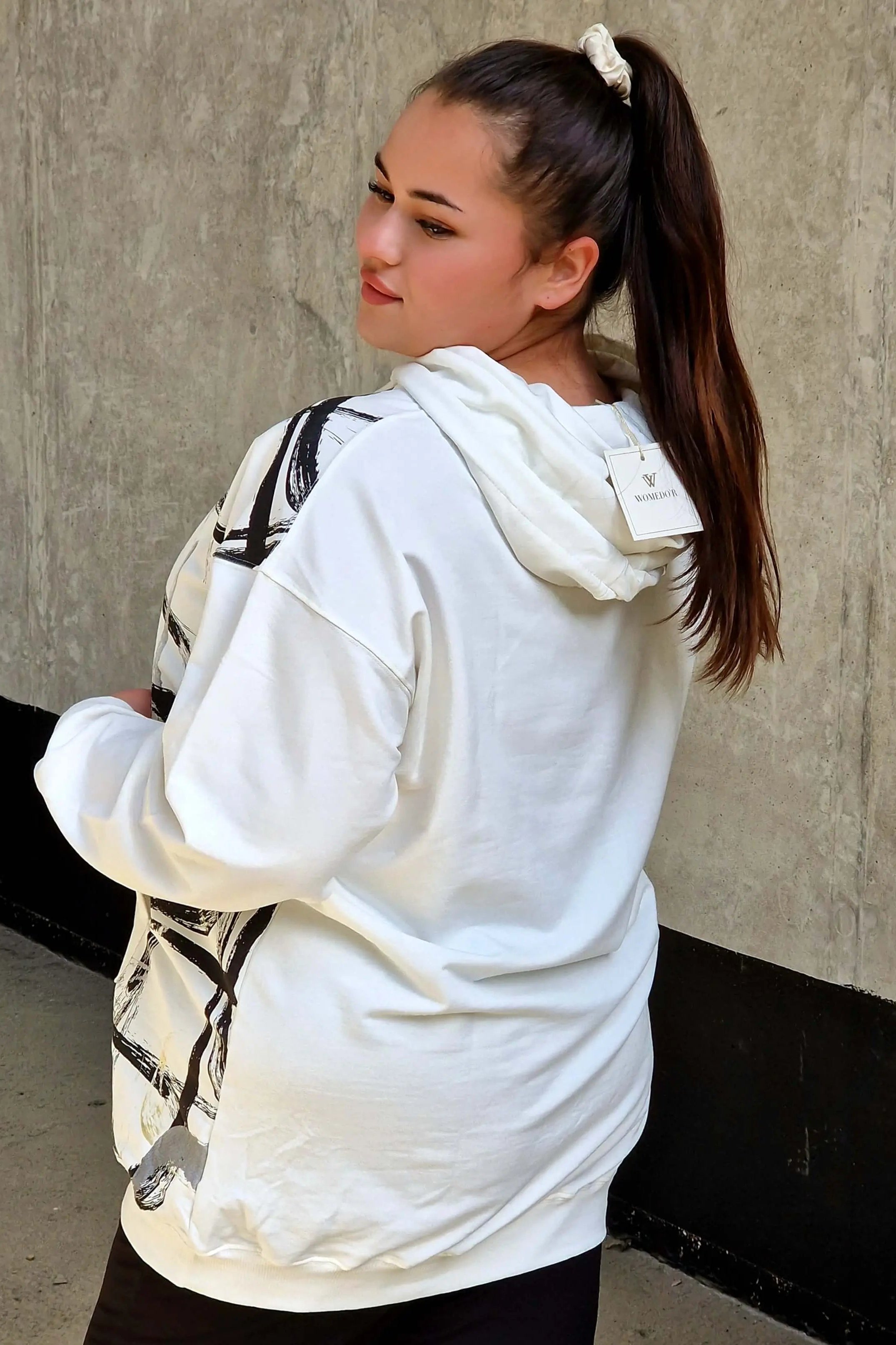 Bluza z abstrakcyjnym printem Stylowa XL