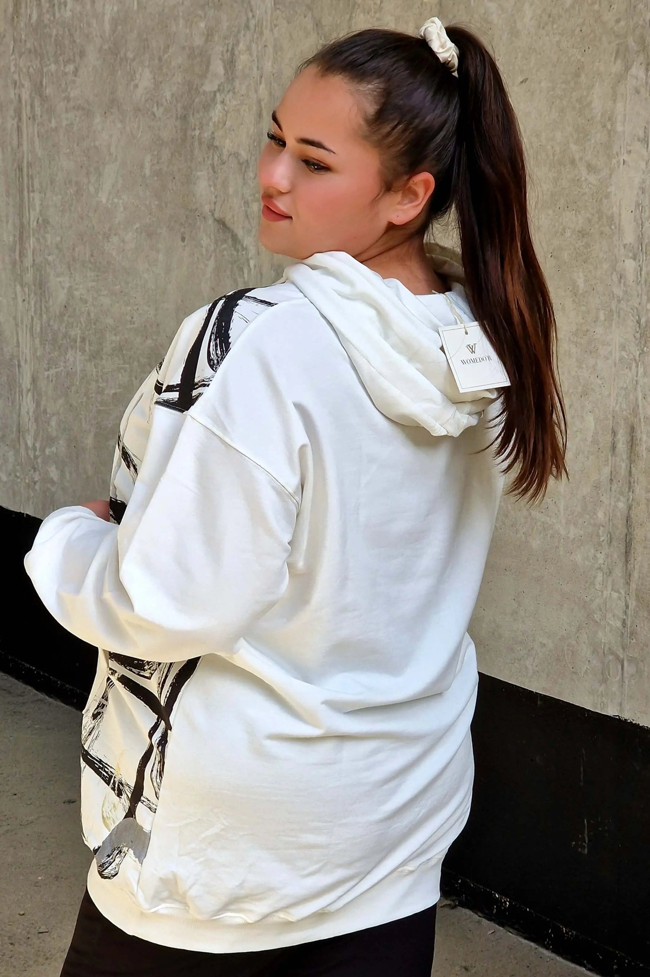 Bluza z abstrakcyjnym printem Stylowa XL
