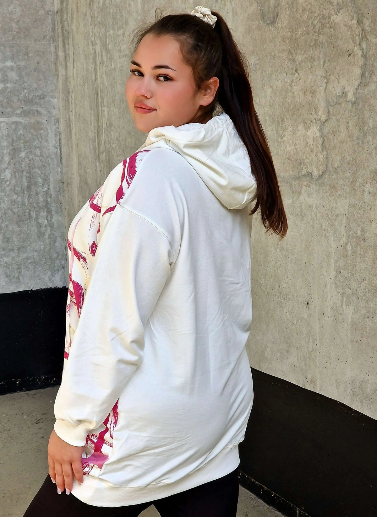 Bluza z abstrakcyjnym printem Stylowa XL
