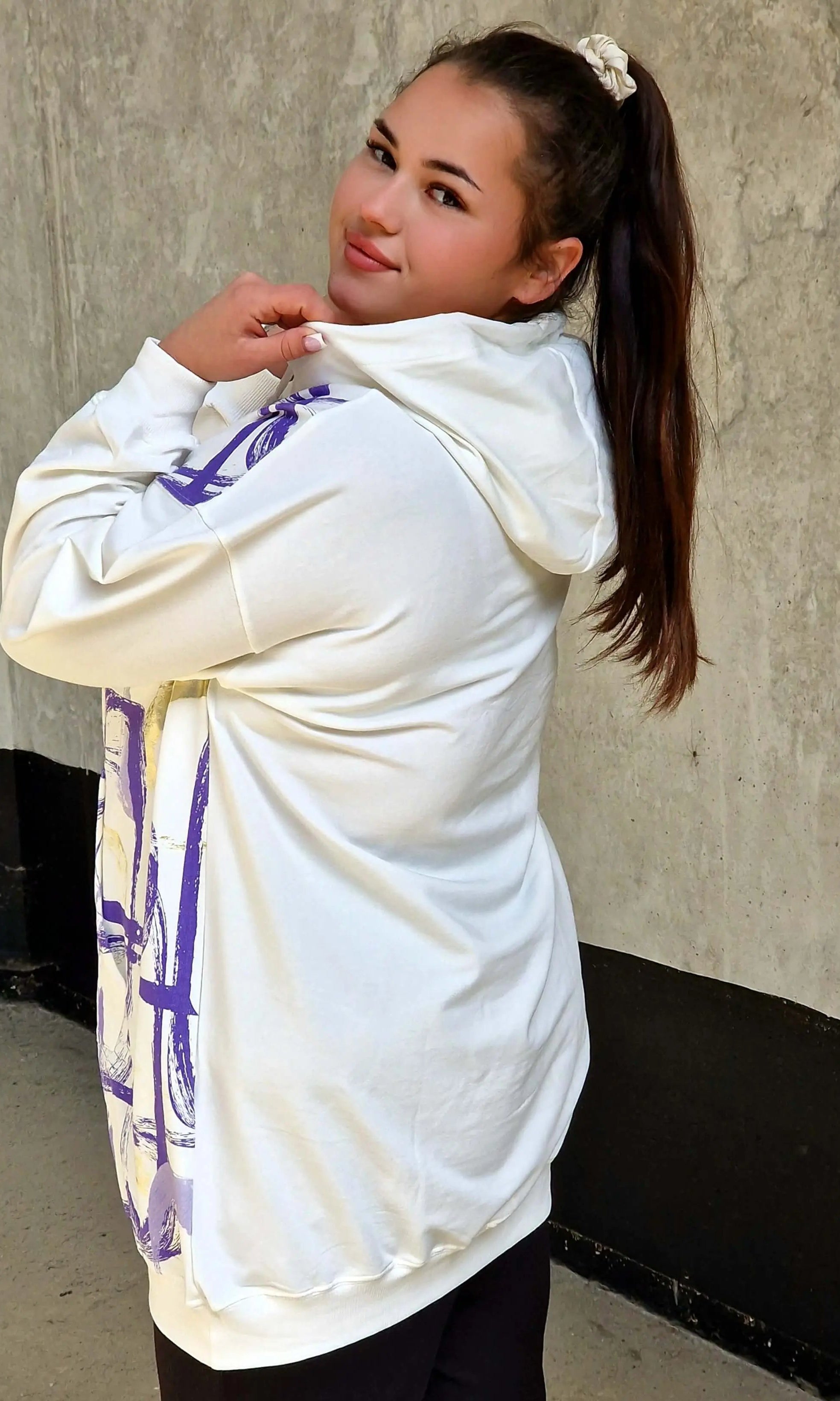 Bluza z abstrakcyjnym printem Stylowa XL