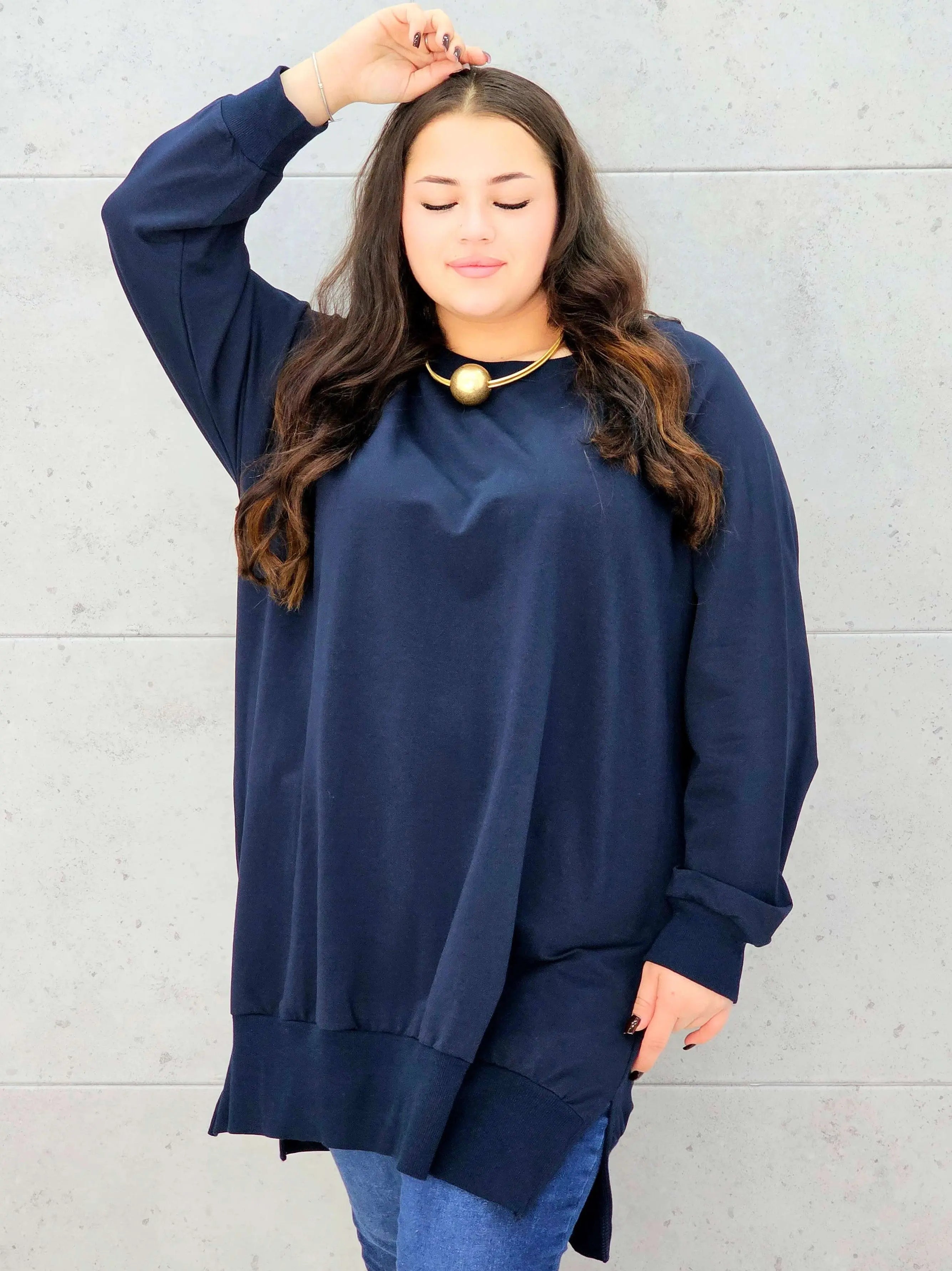 Bluza z dłuższym tyłem XXL – modna bluza plus size dla kobiet Stylowa XL