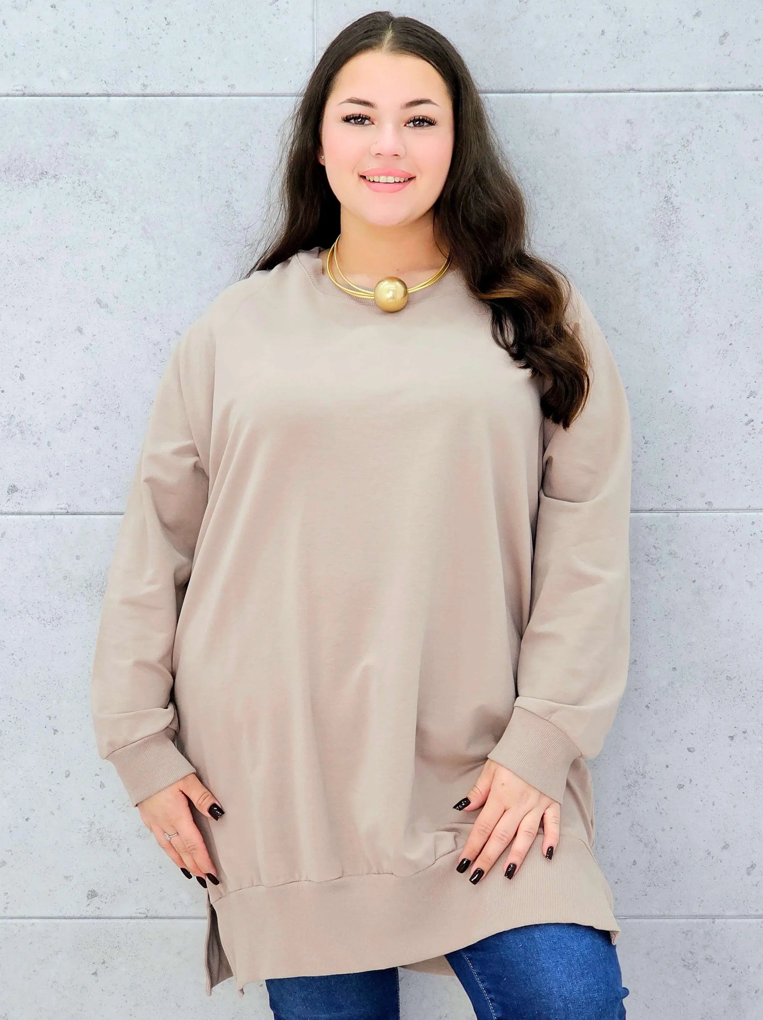 Bluza z dłuższym tyłem XXL – modna bluza plus size dla kobiet Stylowa XL