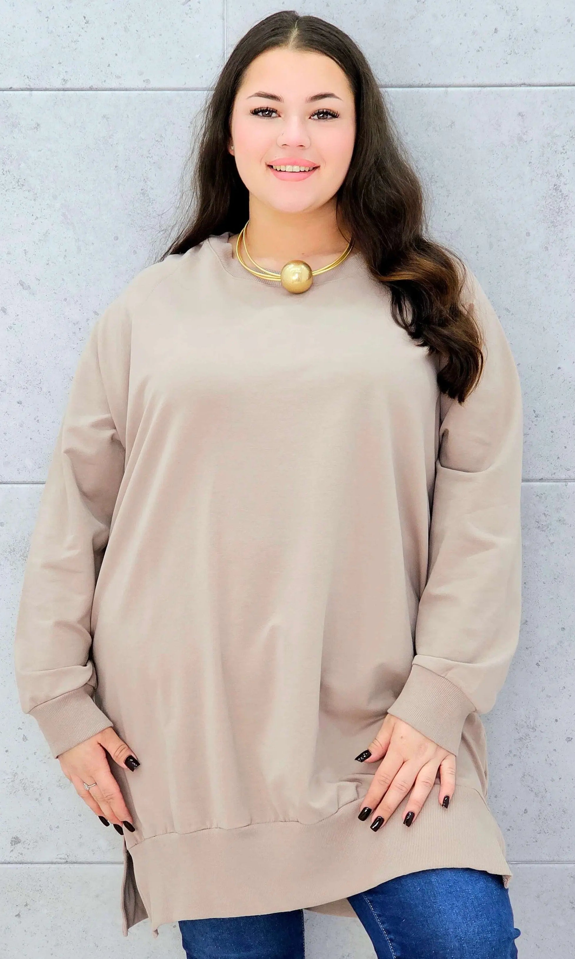 Bluza z dłuższym tyłem XXL – modna bluza plus size dla kobiet Stylowa XL