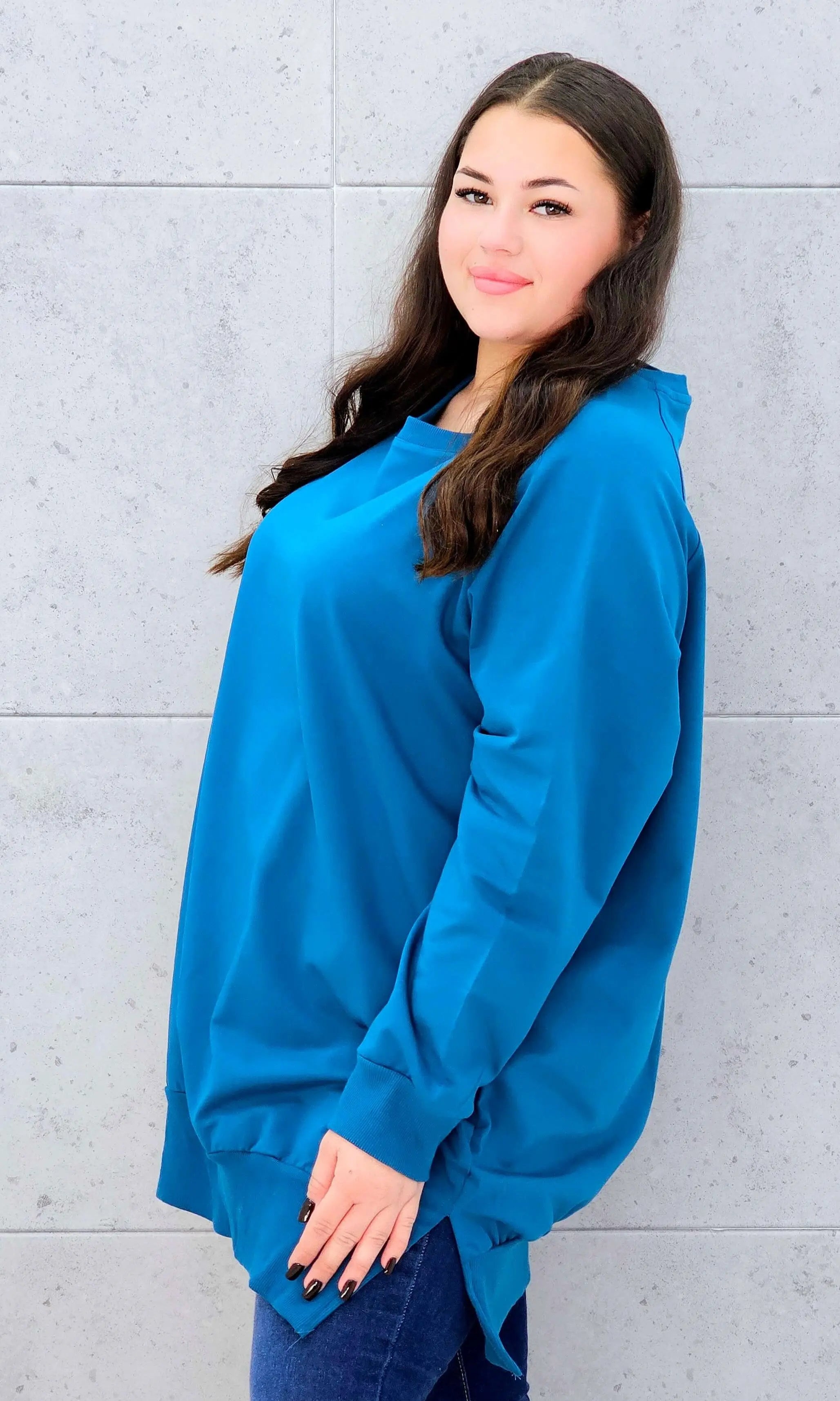 Bluza z dłuższym tyłem XXL – modna bluza plus size dla kobiet Stylowa XL