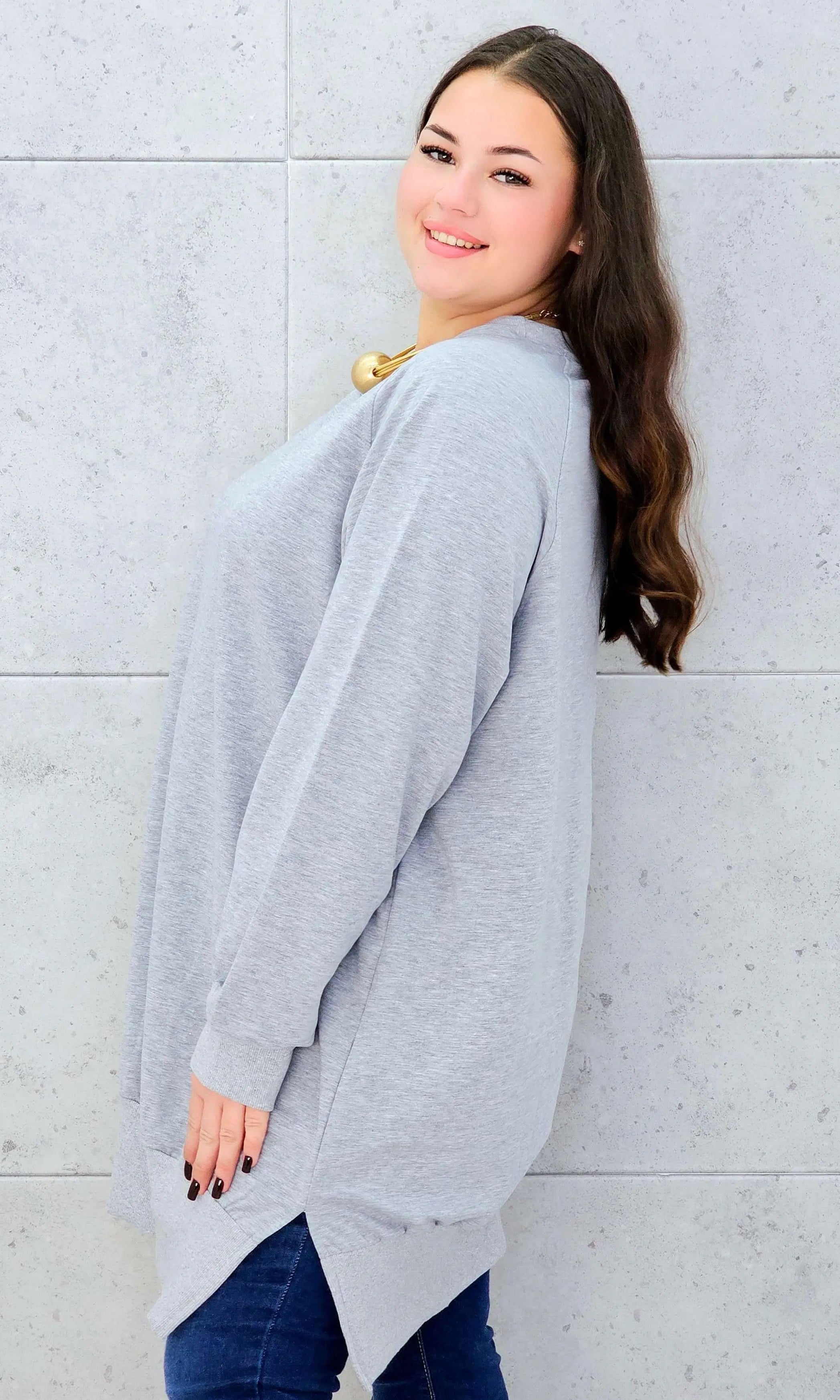 Bluza z dłuższym tyłem XXL – modna bluza plus size dla kobiet Stylowa XL