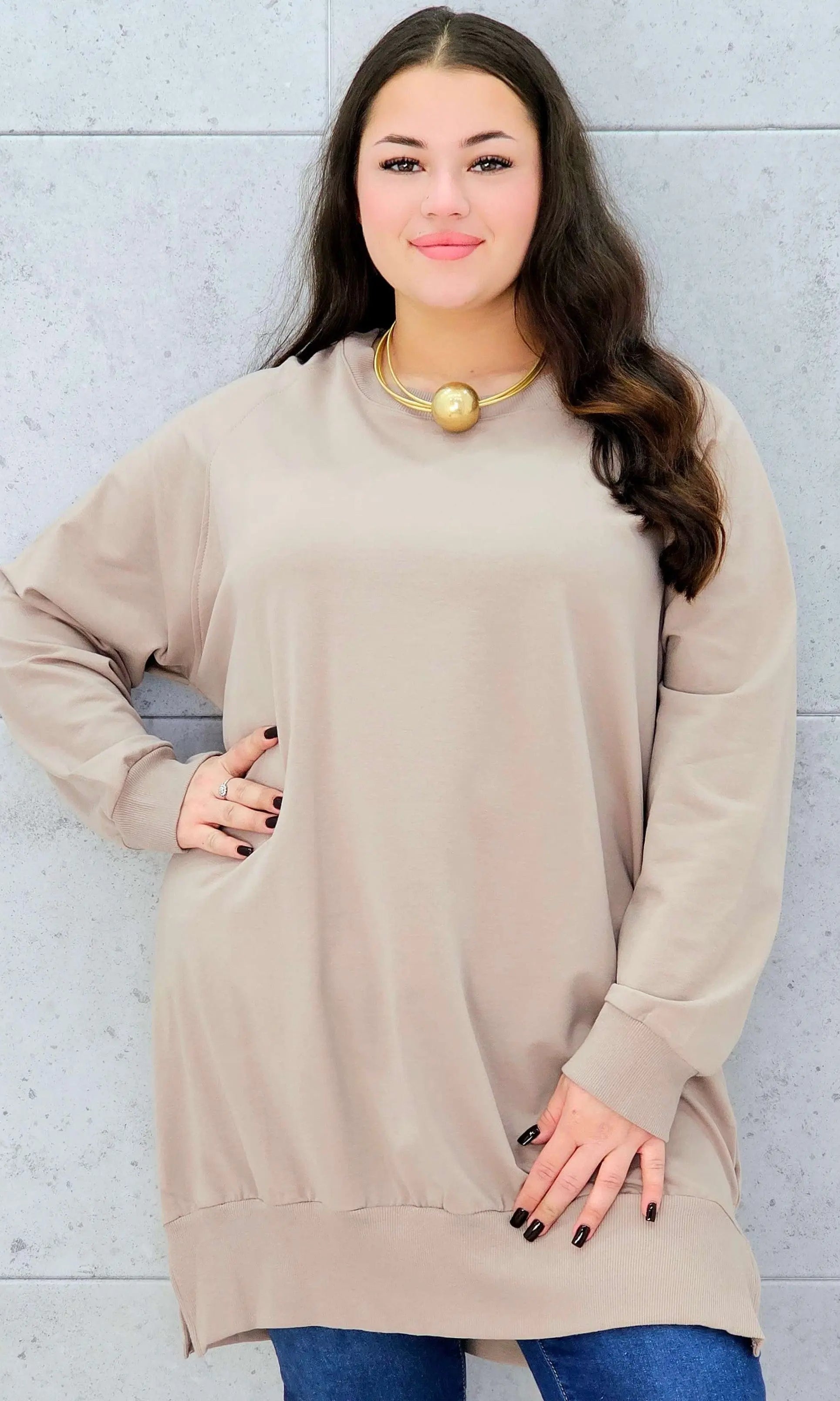 Bluza z dłuższym tyłem XXL – modna bluza plus size dla kobiet Stylowa XL