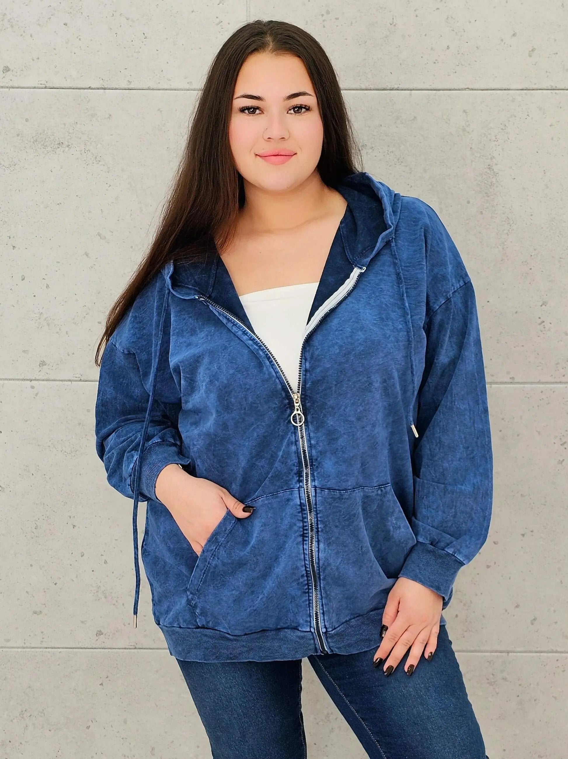 Bluza z efektem sprania z kapturem – moda dla kobiet plus size Stylowa XL