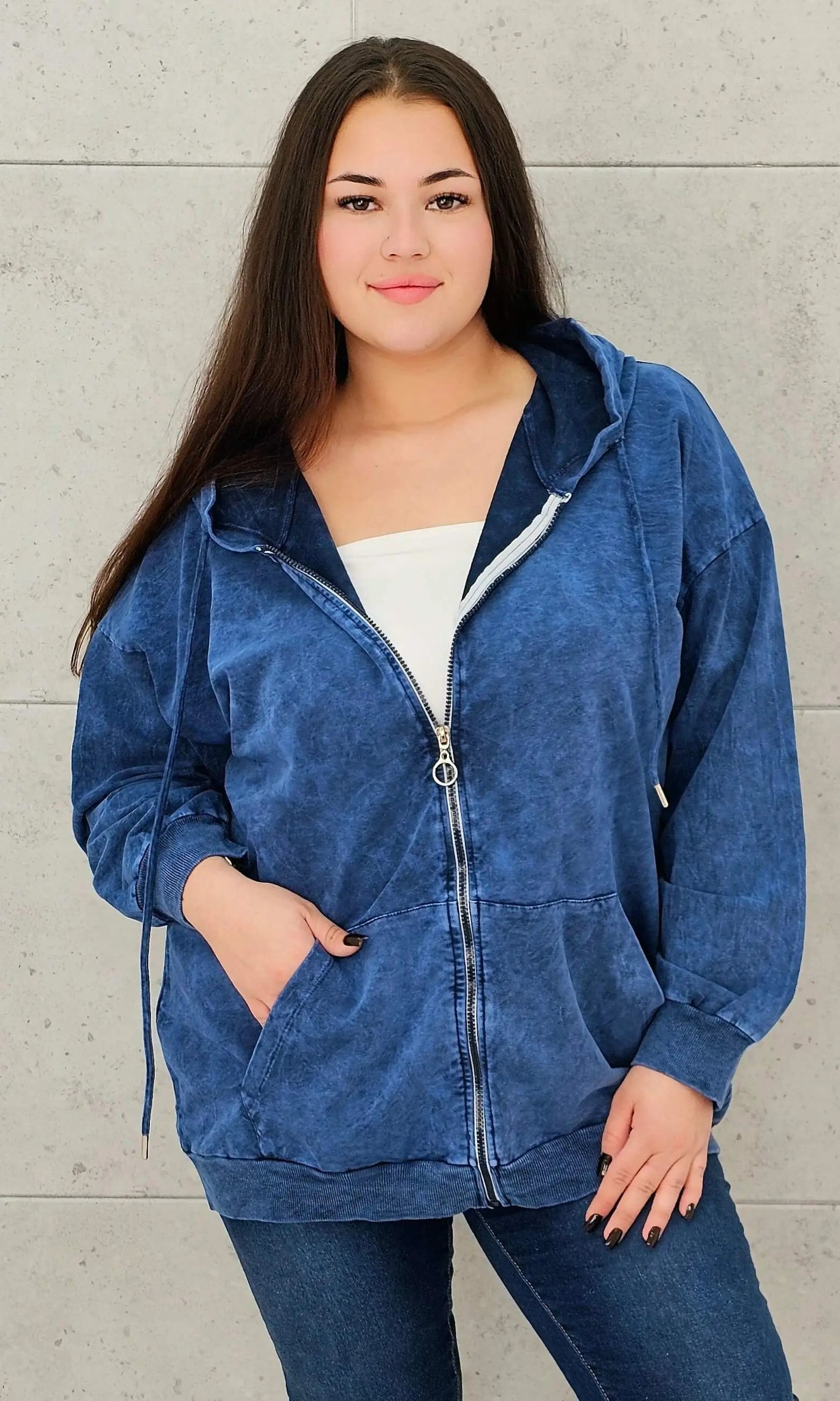 Bluza z efektem sprania z kapturem – moda dla kobiet plus size Stylowa XL