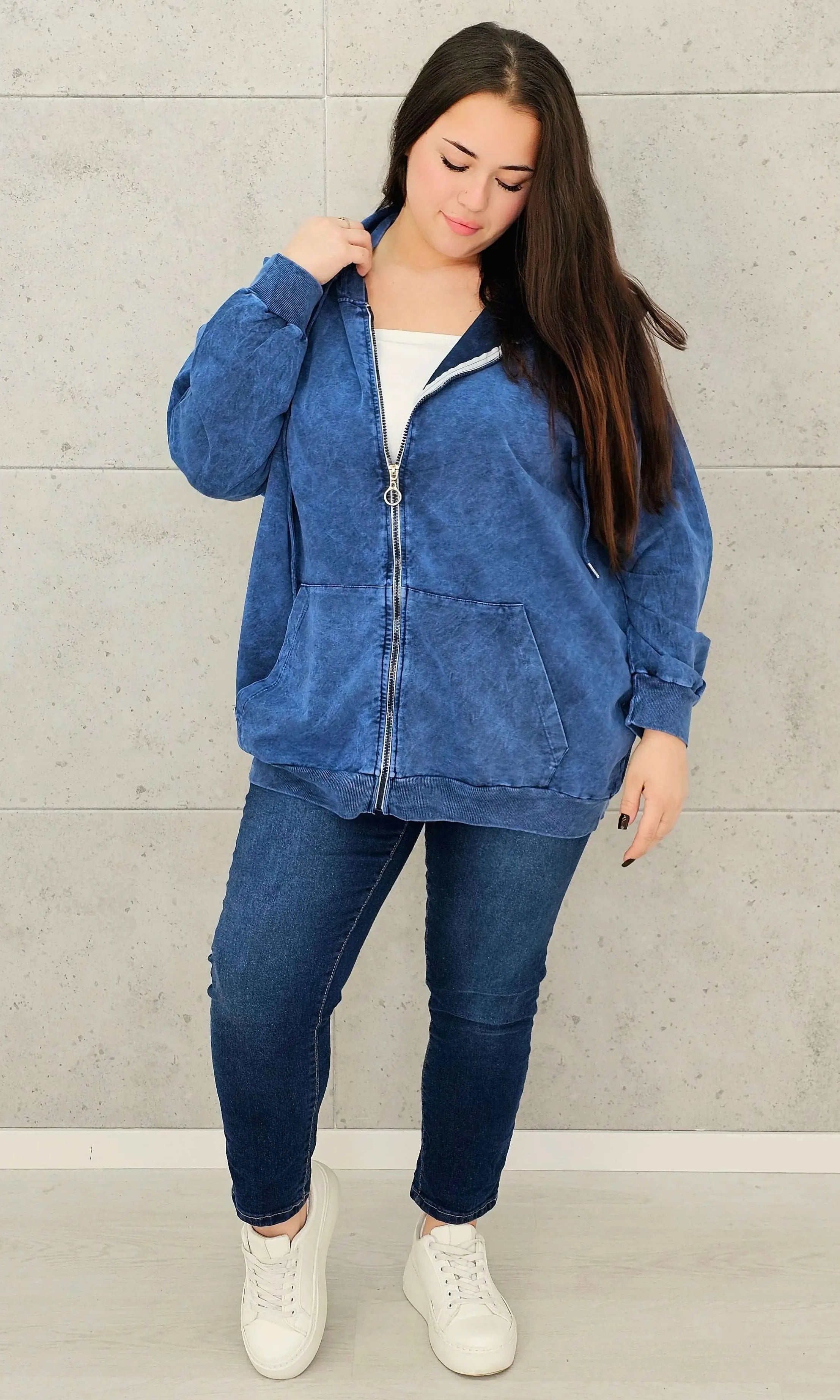 Bluza z efektem sprania z kapturem – moda dla kobiet plus size Stylowa XL