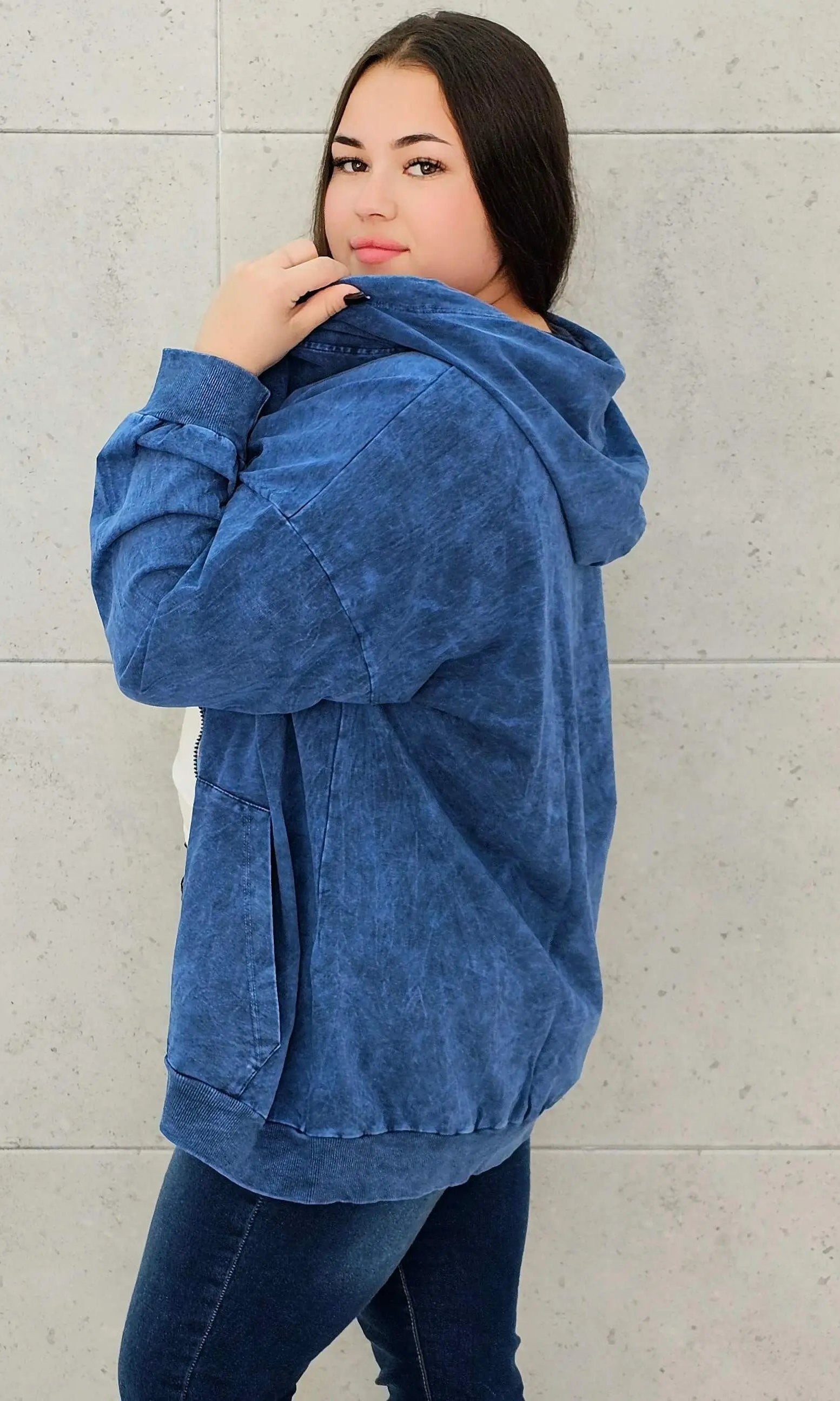 Bluza z efektem sprania z kapturem – moda dla kobiet plus size Stylowa XL