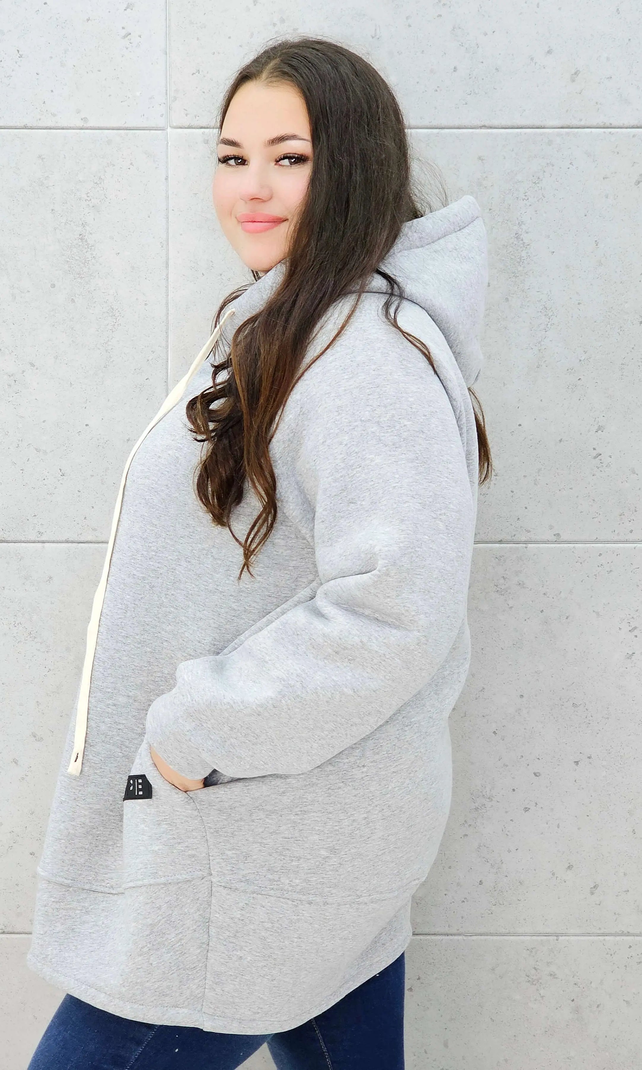 bluza z kapturem szara plus size – bok