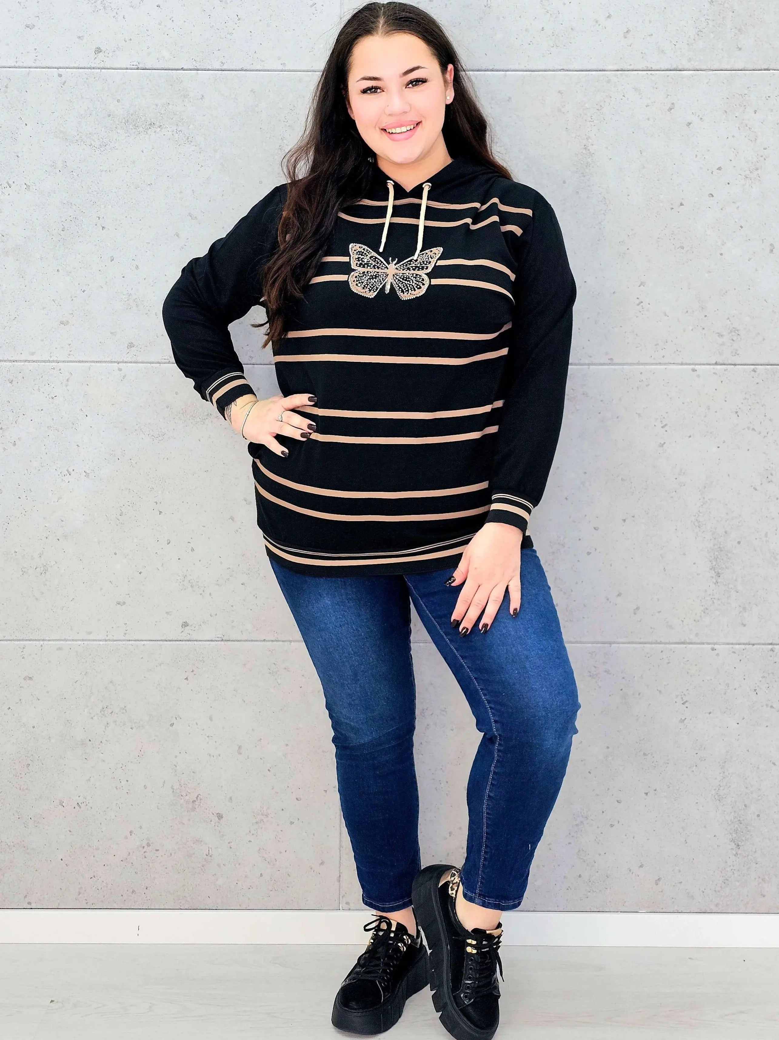 Bluza z kapturem z motylem – styl i wygoda w modzie plus size Stylowa XL